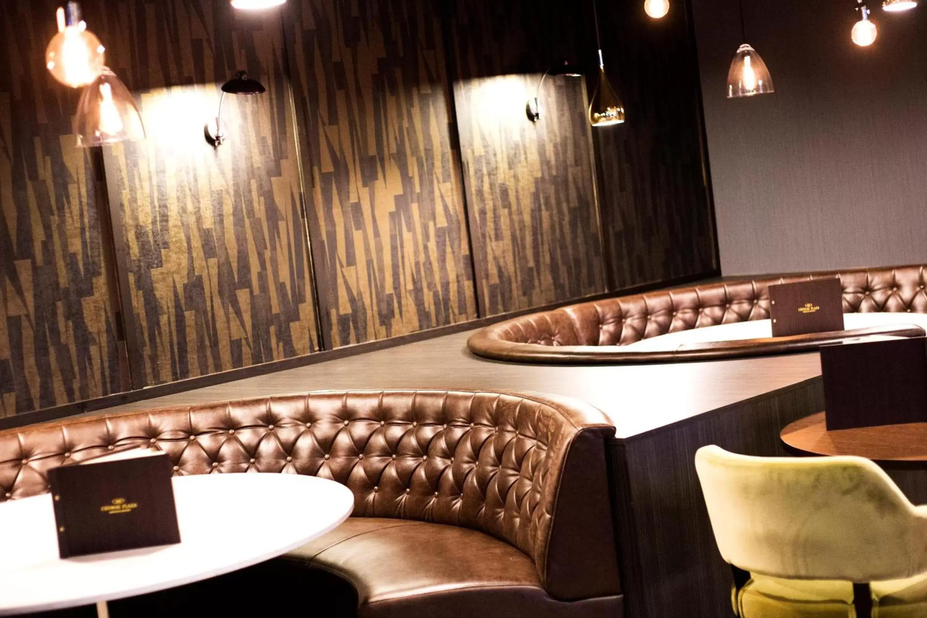Lounge or bar, Seating Area in Crowne Plaza Aberdeen Airport, an IHG Hotel