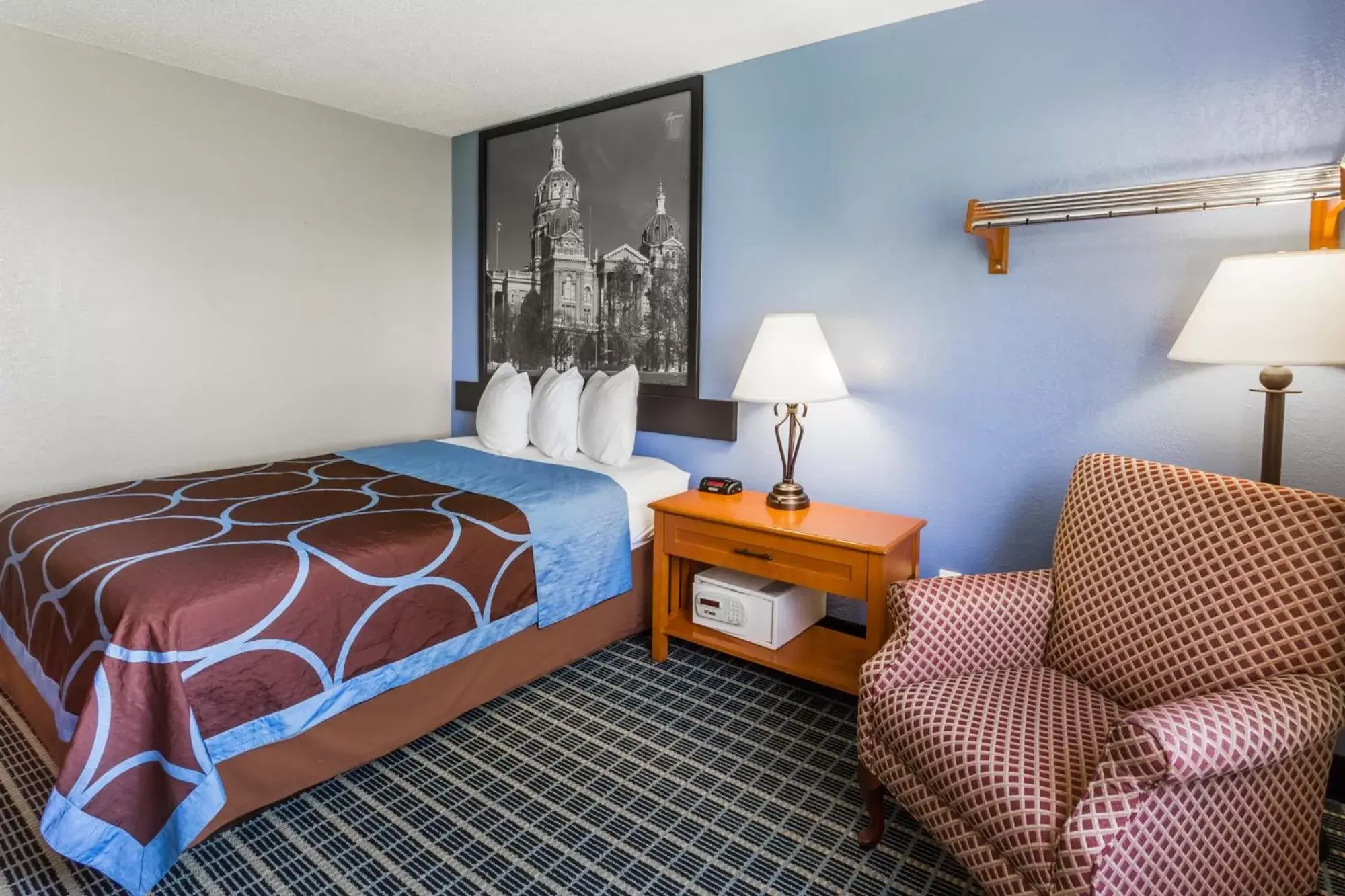 Bed in Super 8 by Wyndham Iowa City/Coralville