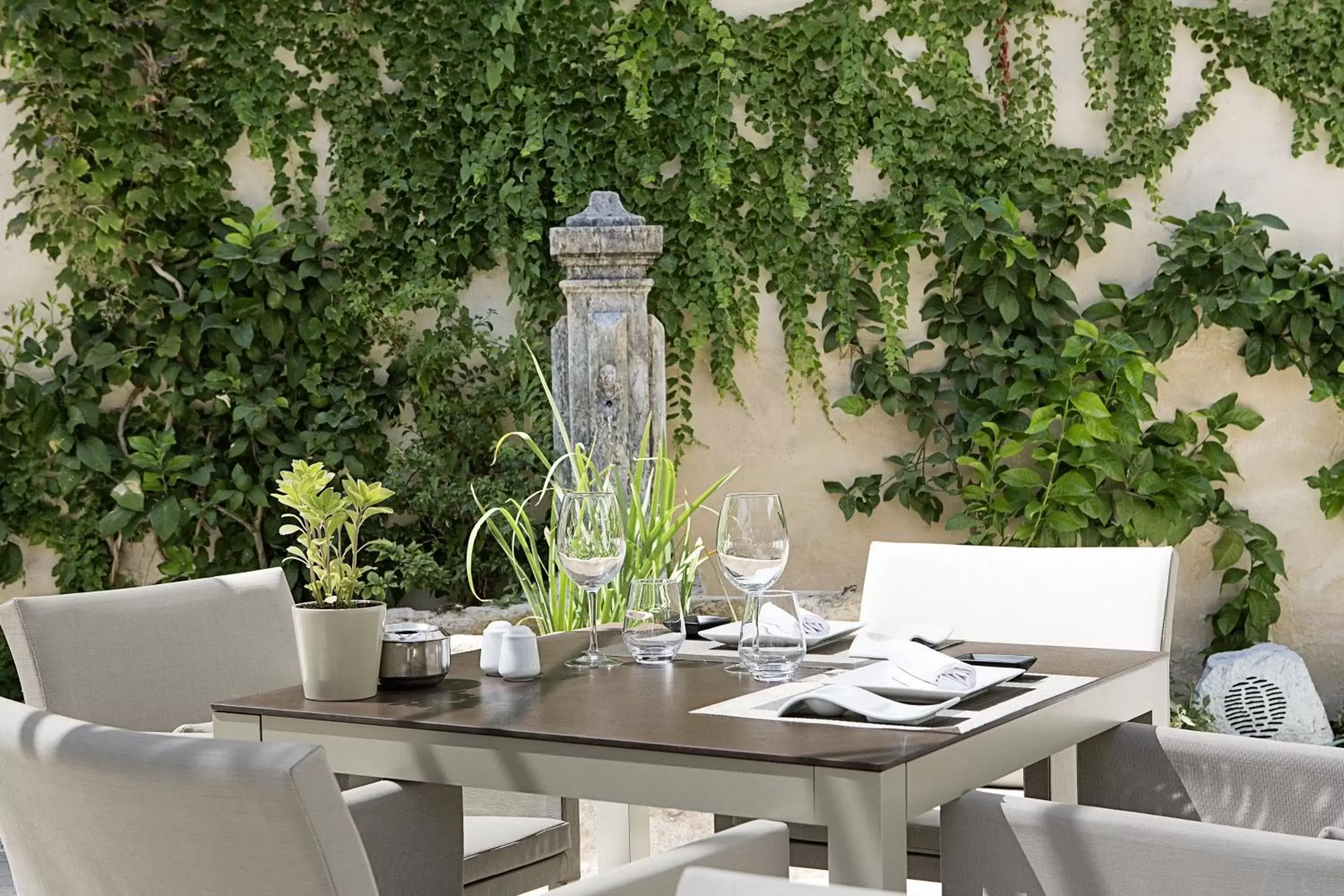 Garden, Restaurant/Places to Eat in Hospes Palacio del Bailio