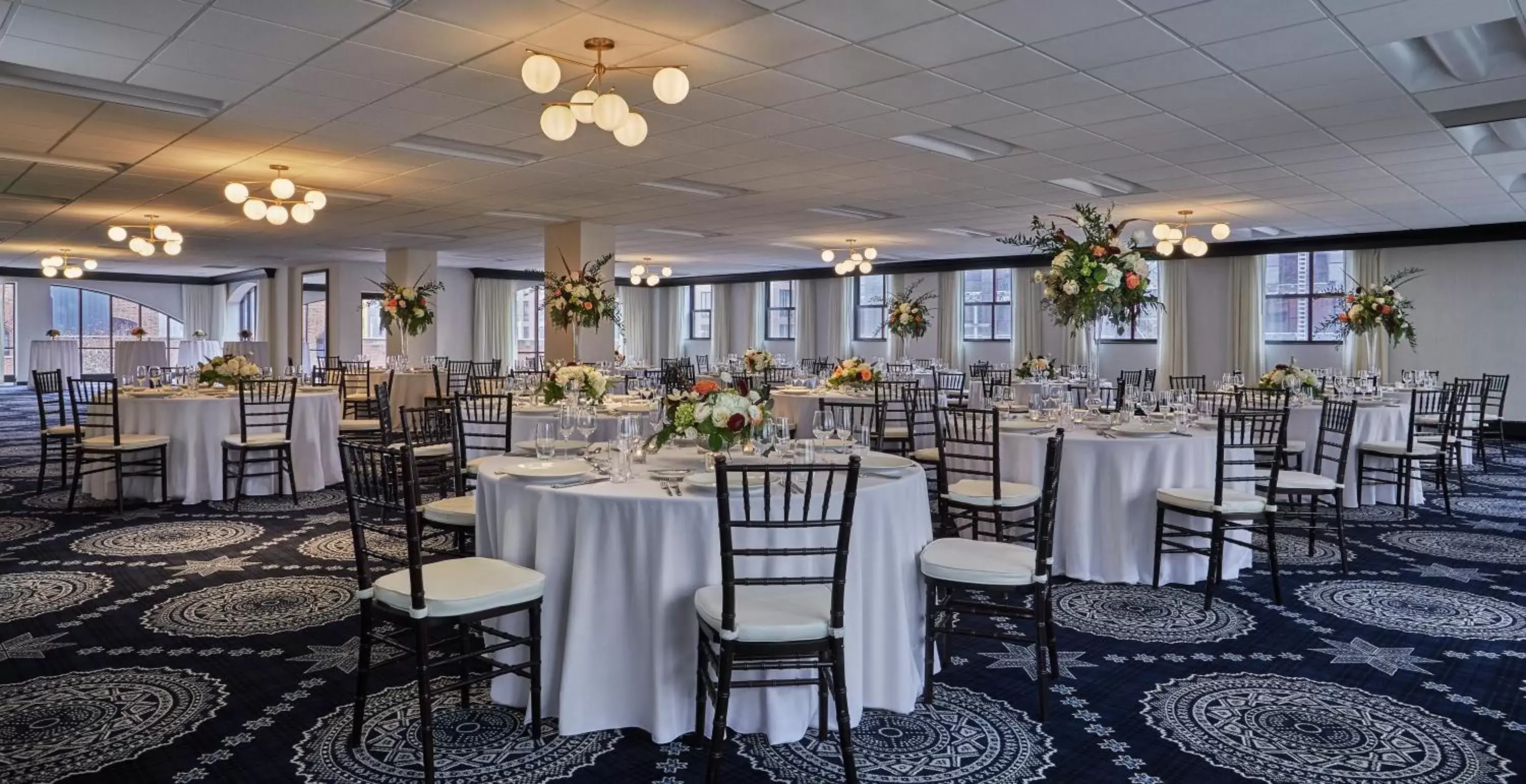 Banquet/Function facilities, Restaurant/Places to Eat in Graduate Minneapolis