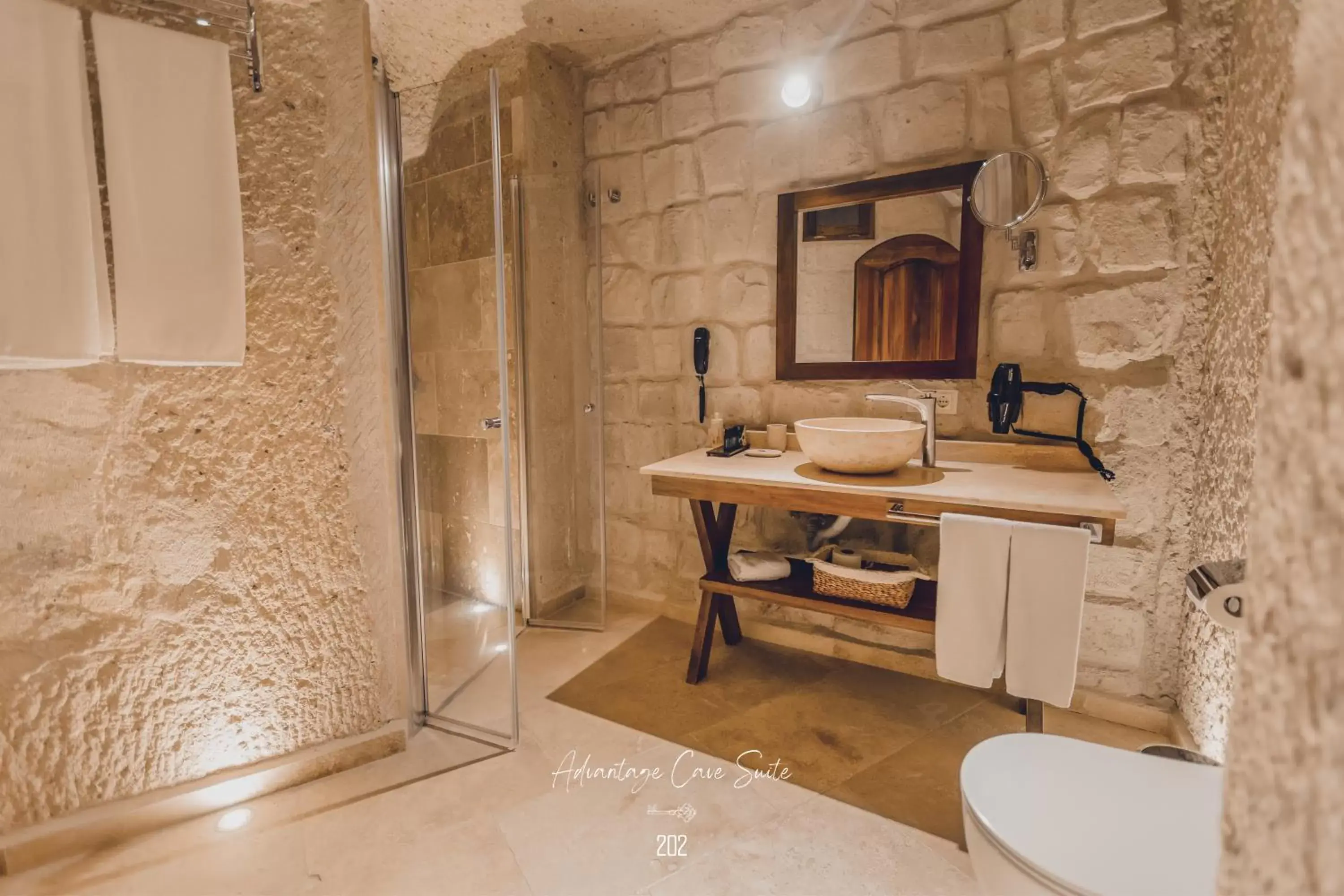 Shower, Bathroom in Nino Cave Suites