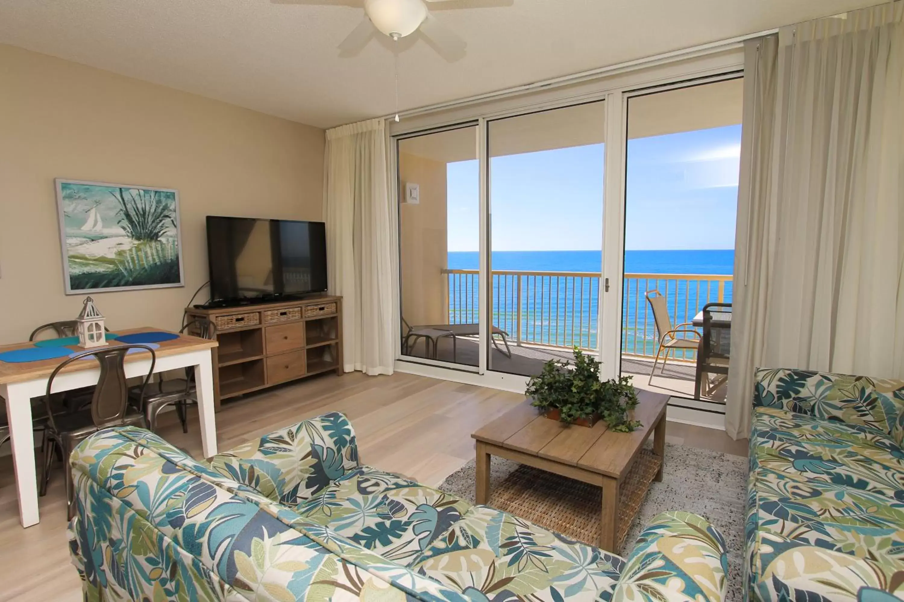 Living room, Seating Area in Majestic Beach Resort, Panama City Beach, Fl
