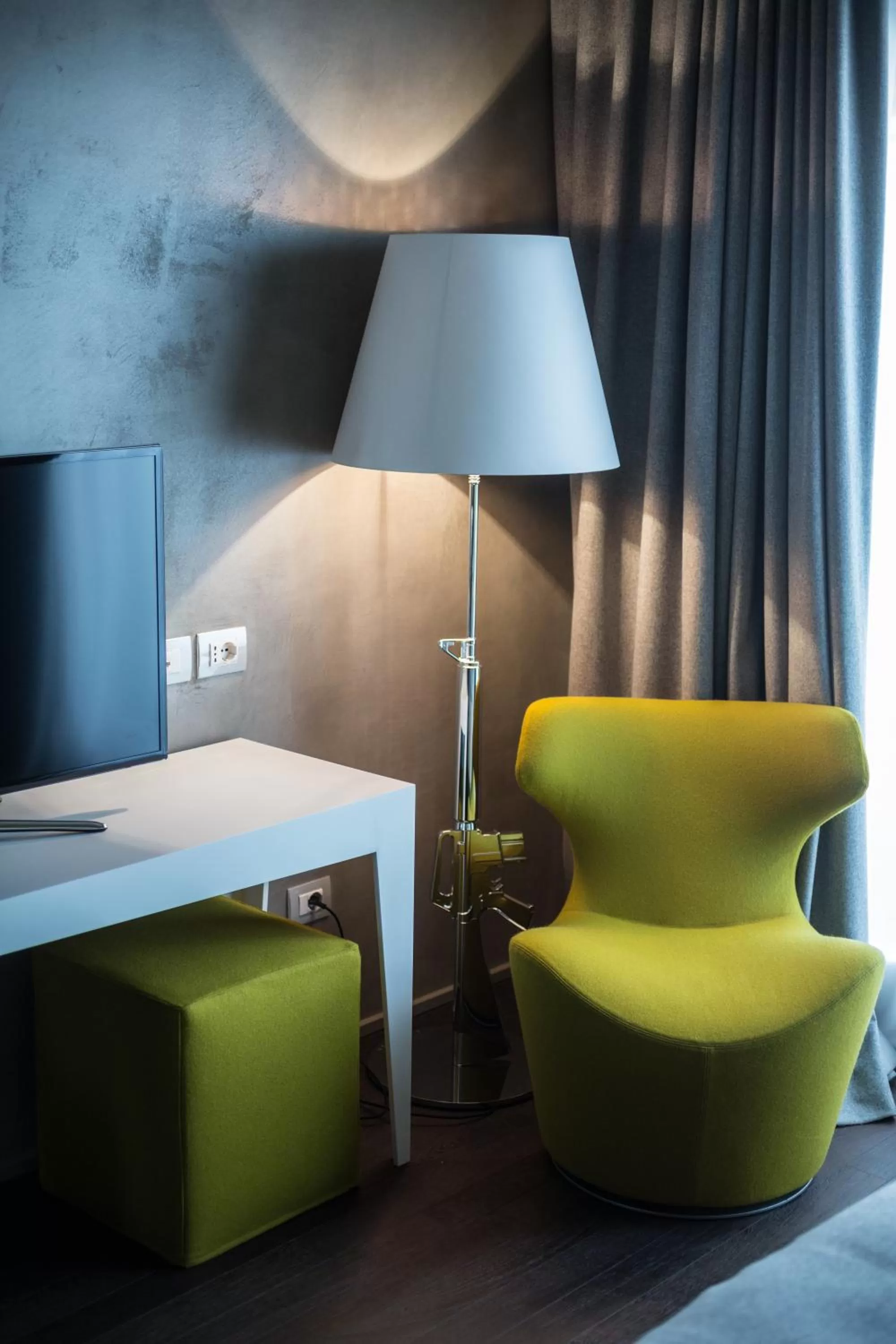 Decorative detail, Bed in Relais Metelli