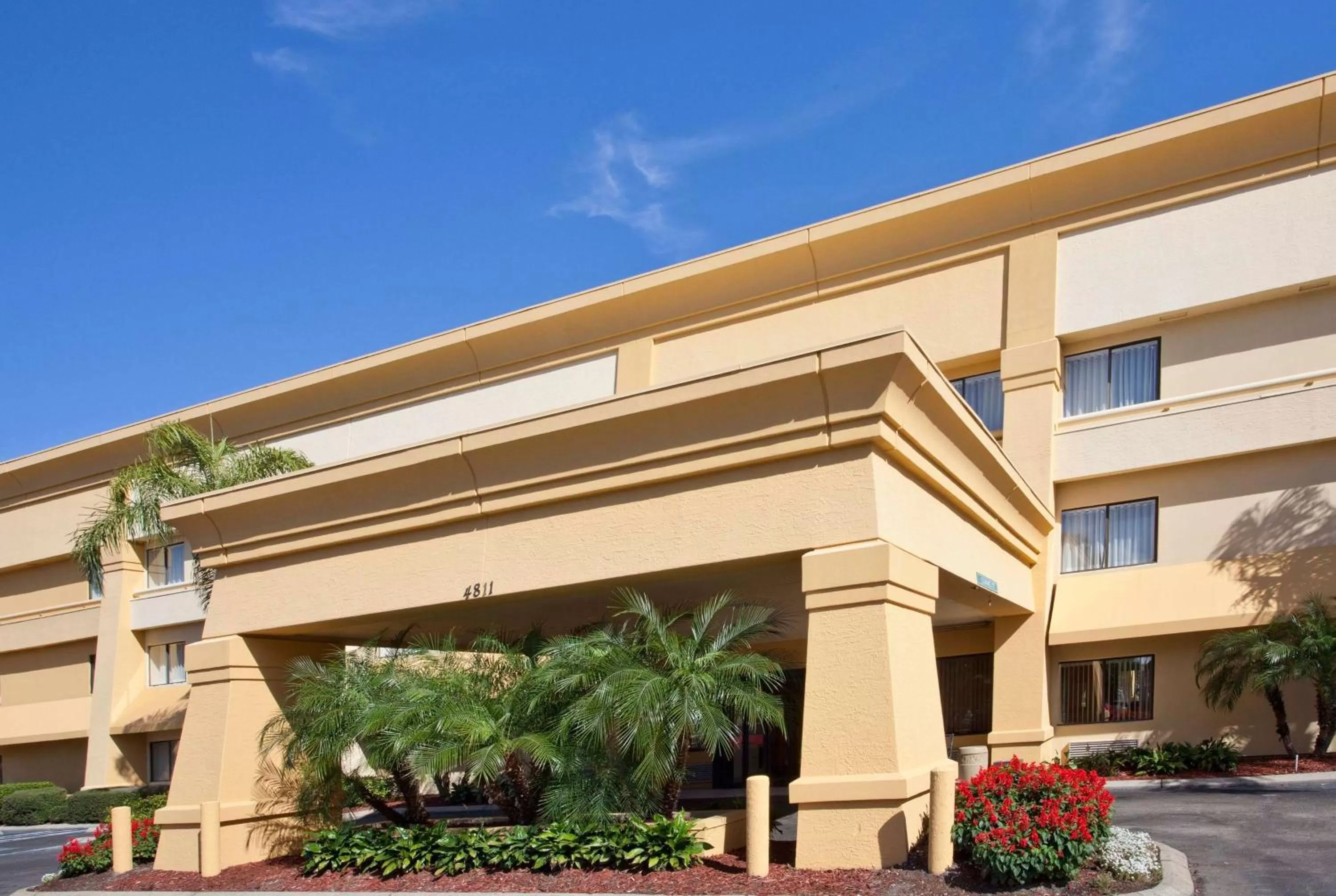 Property building in La Quinta by Wyndham Tampa Fairgrounds - Casino