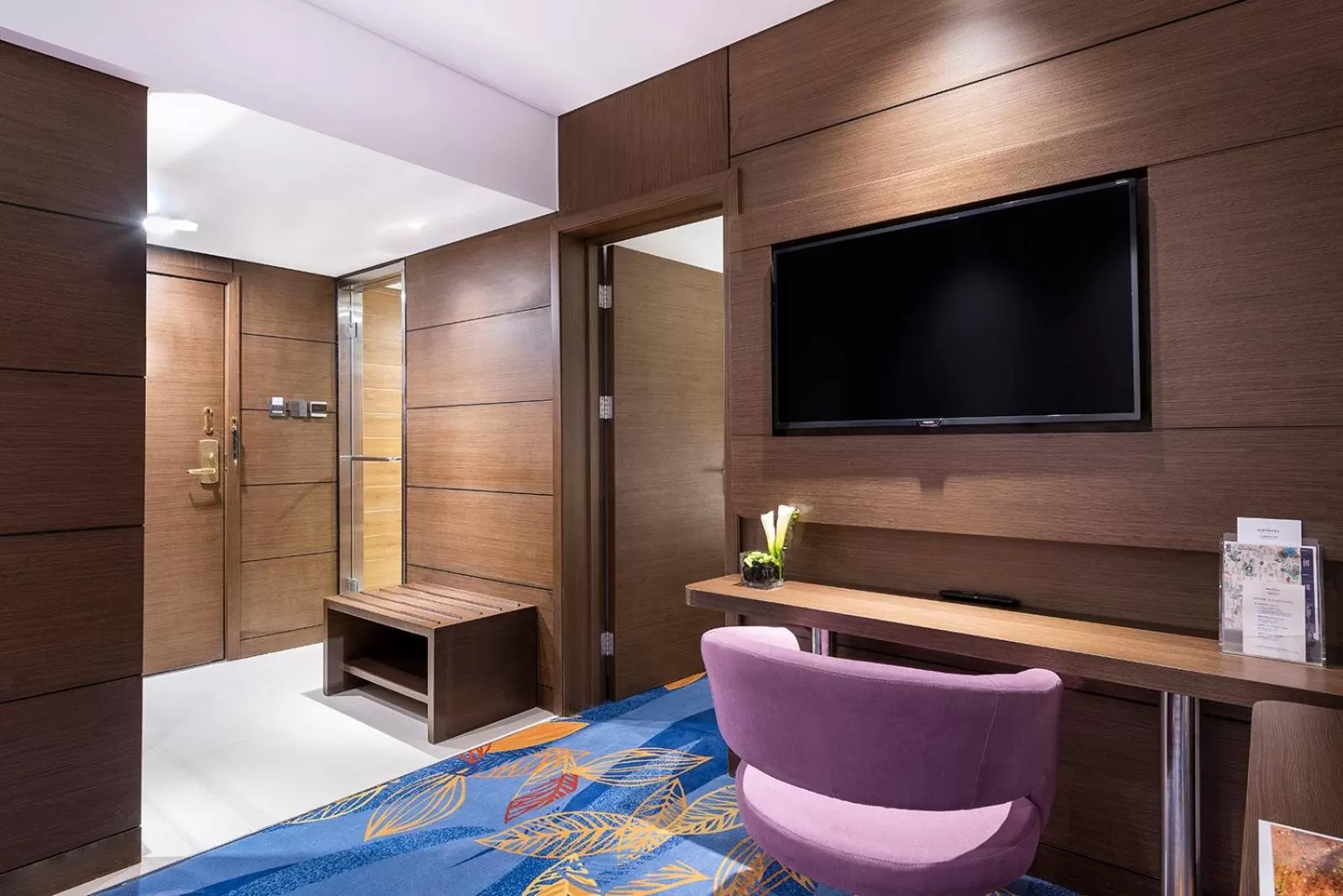 Living room in Peace Hotel Beijing