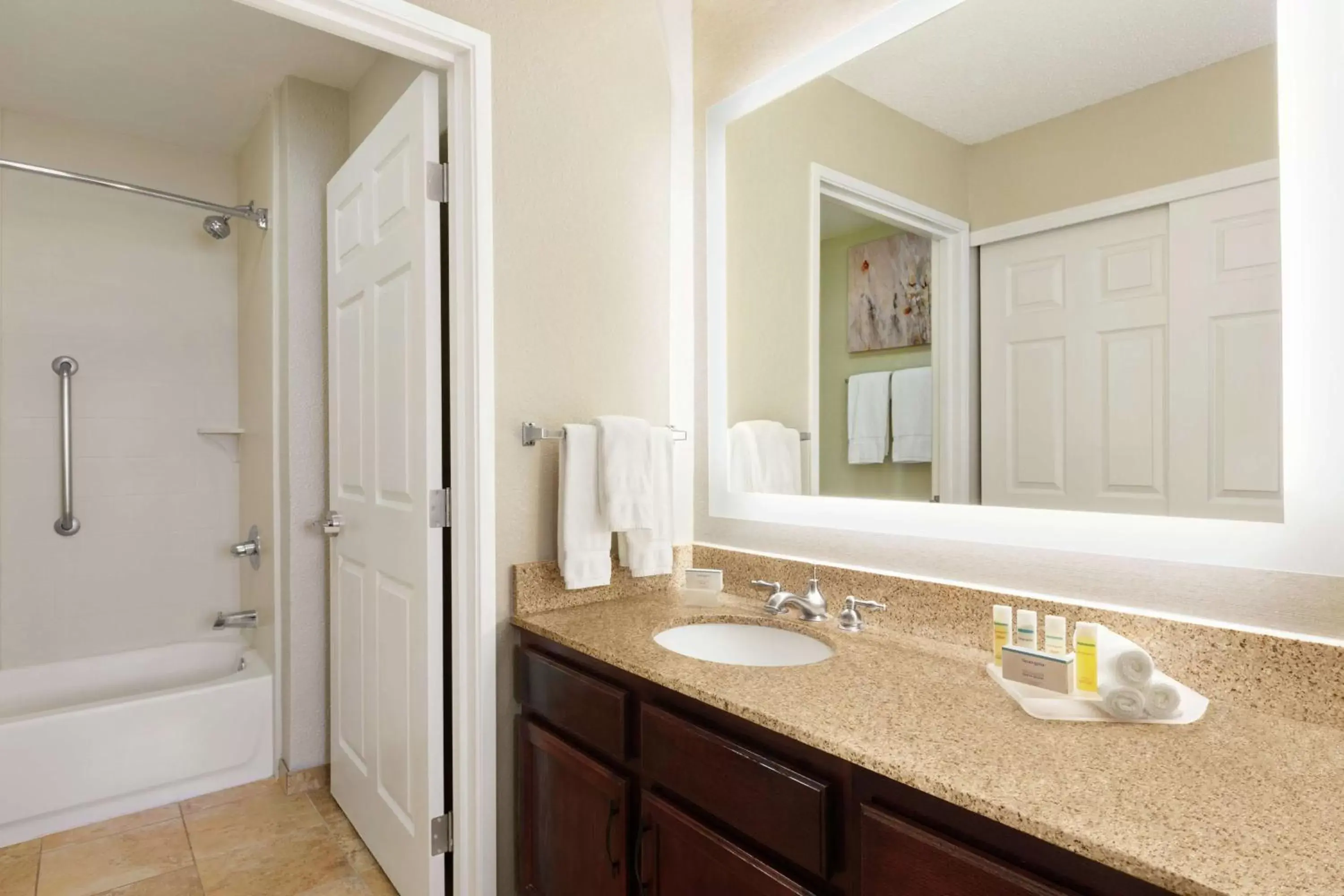 Bathroom in Homewood Suites by Hilton Dallas-DFW Airport N-Grapevine