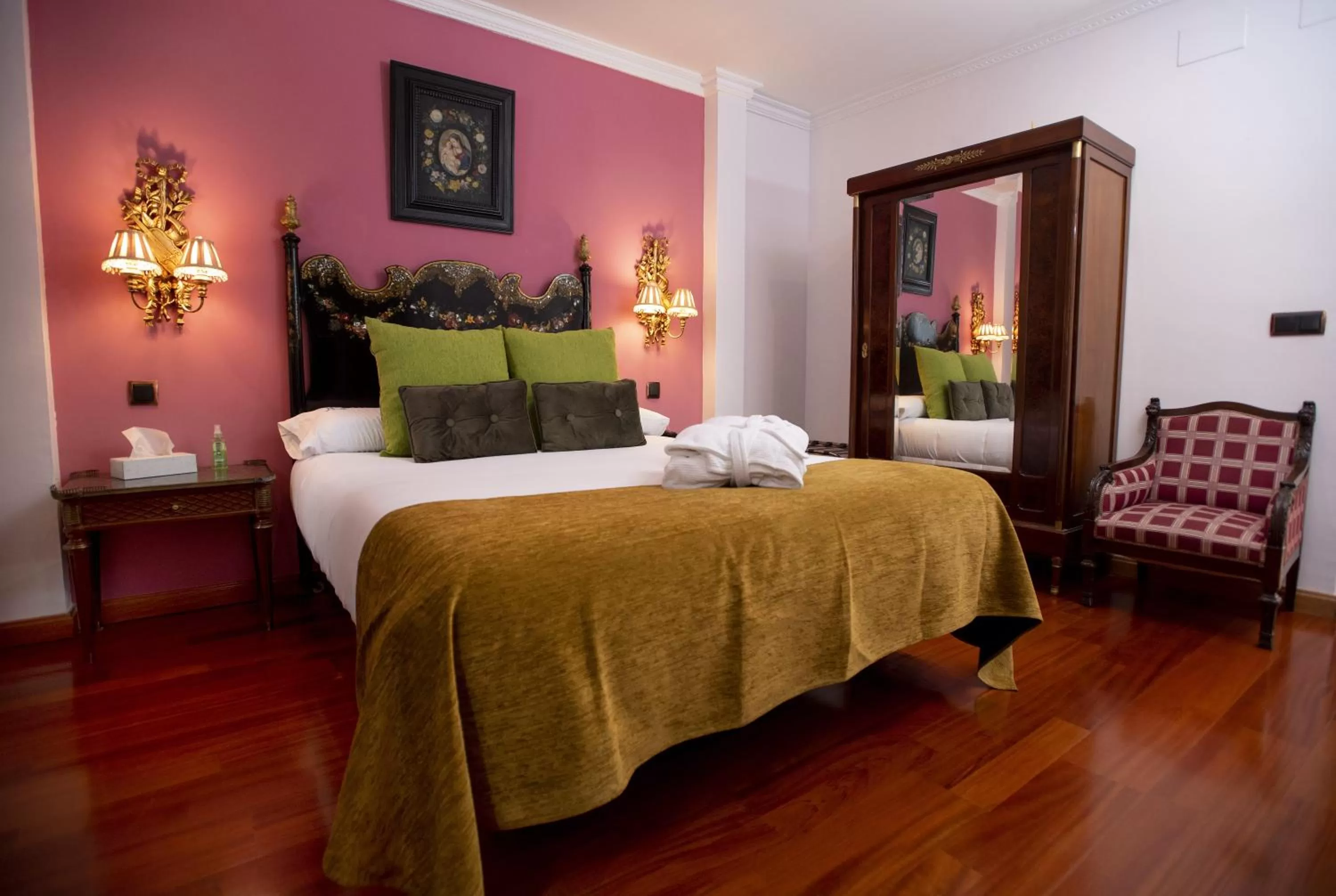 Bed in La Llave de la Judería Hotel Boutique