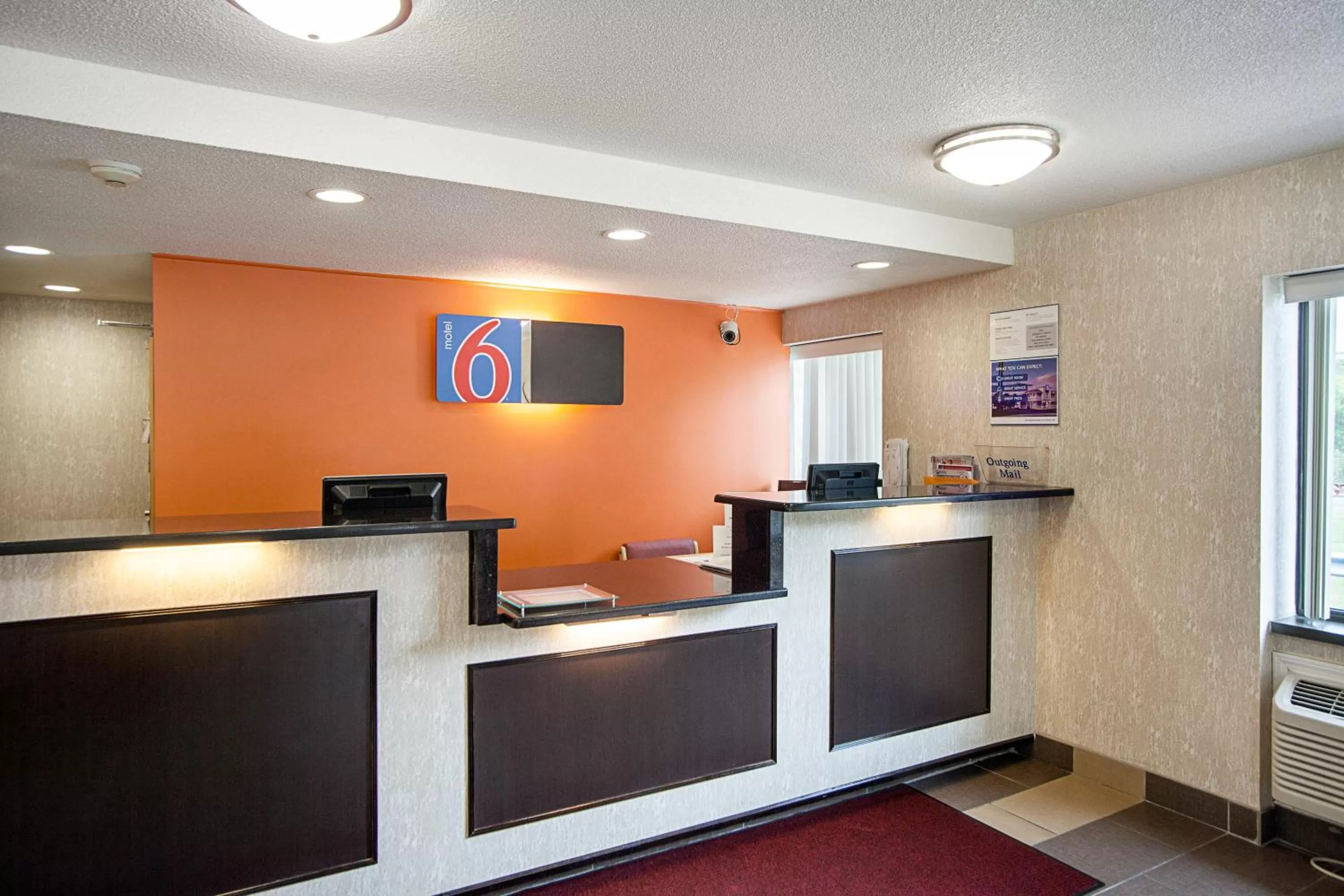 Lobby or reception in Motel 6-Binghamton, NY