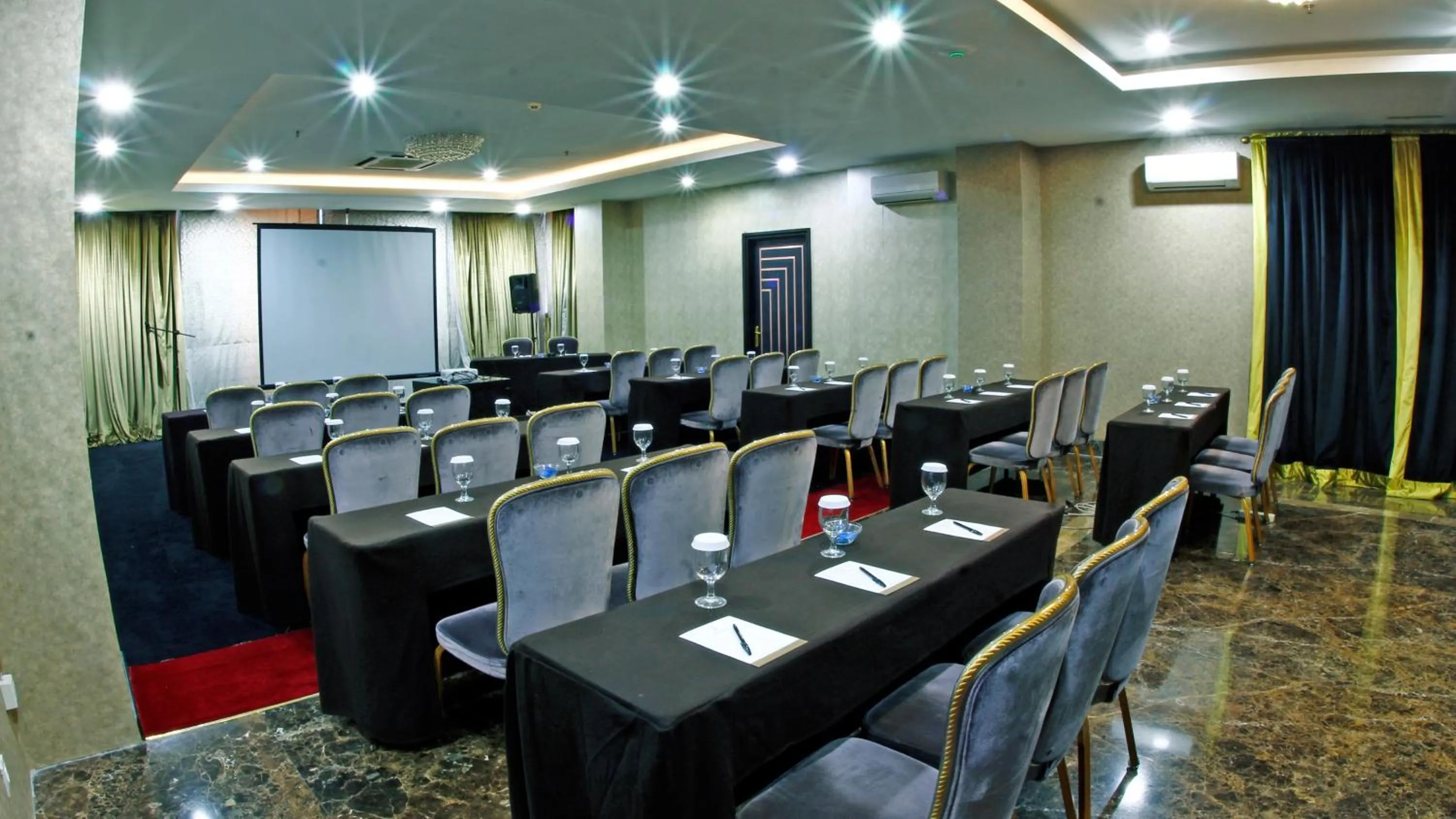 Meeting/conference room in Amaroossa Cosmo Jakarta