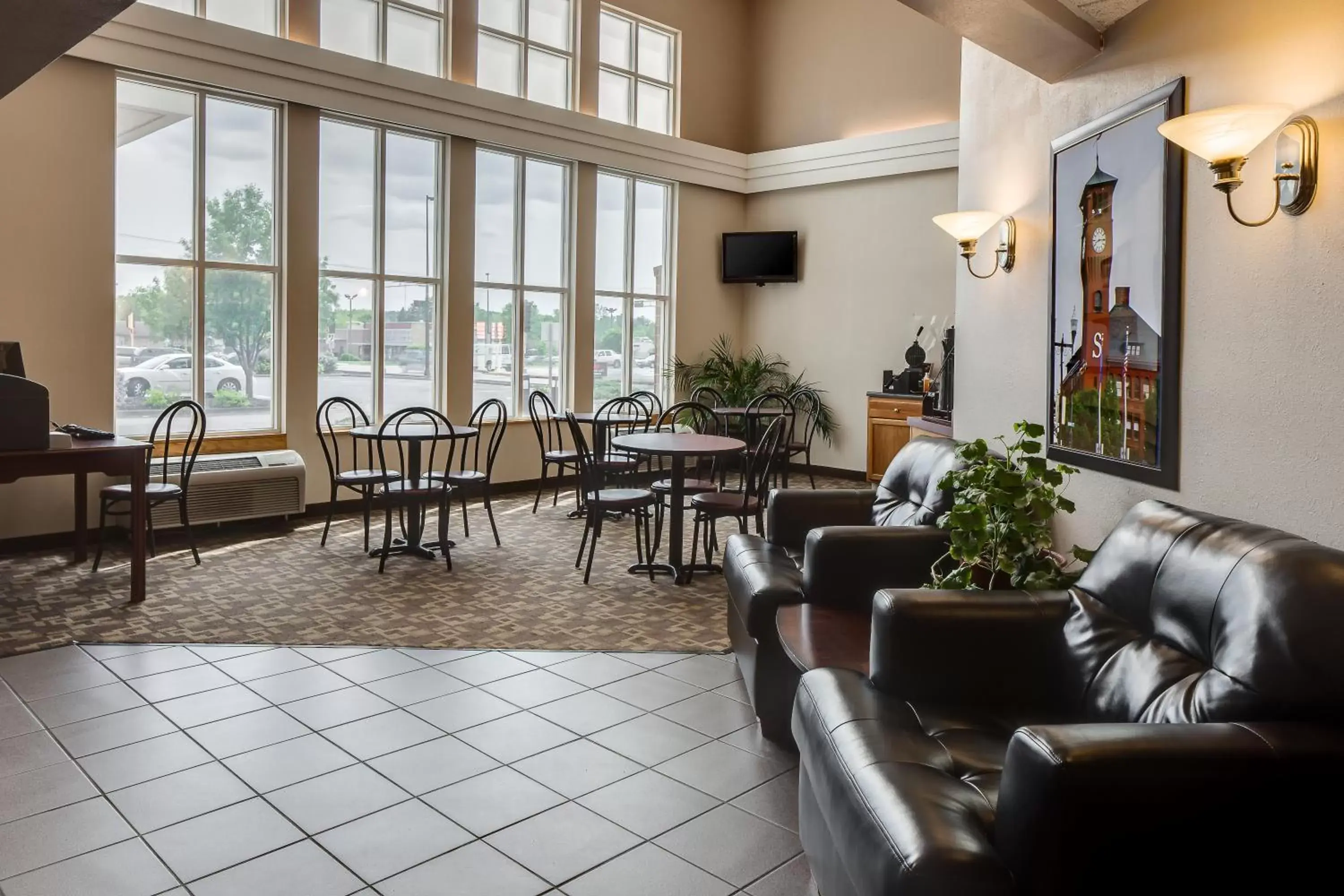 Lobby or reception, Restaurant/Places to Eat in Super 8 by Wyndham Menomonie WI