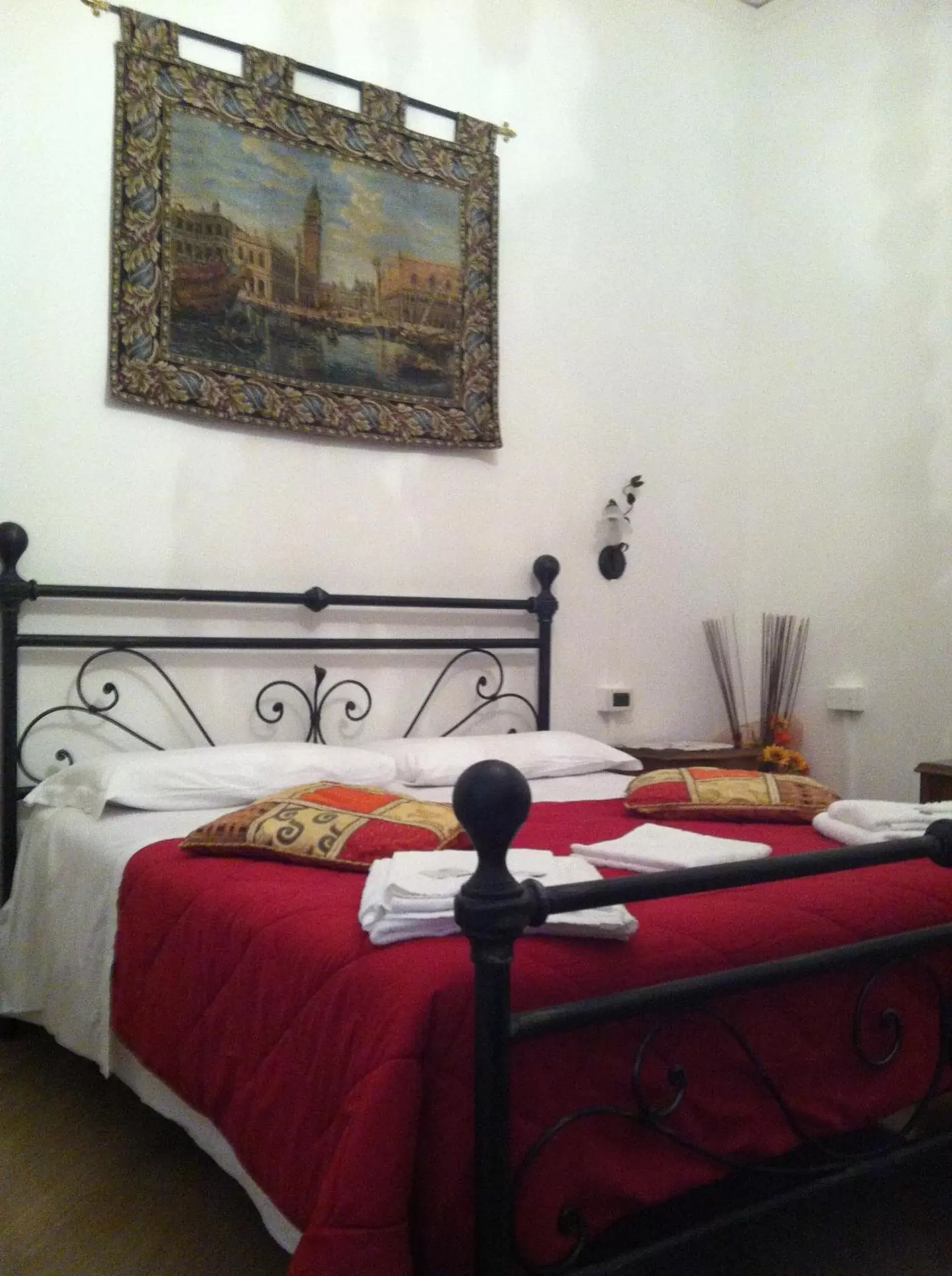 Photo of the whole room, Bed in B&B Ca' Dor