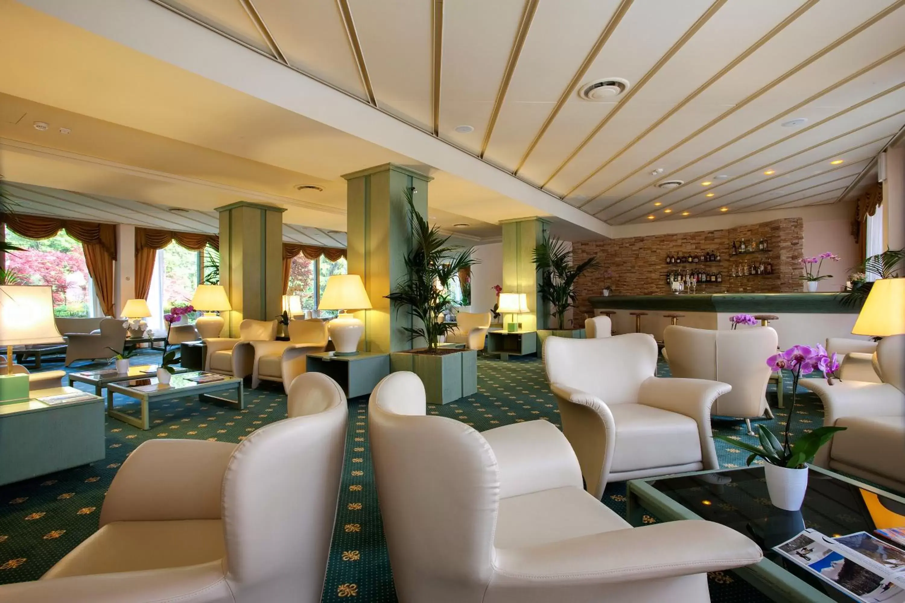 Lounge or bar, Restaurant/Places to Eat in Grand Hotel Presolana