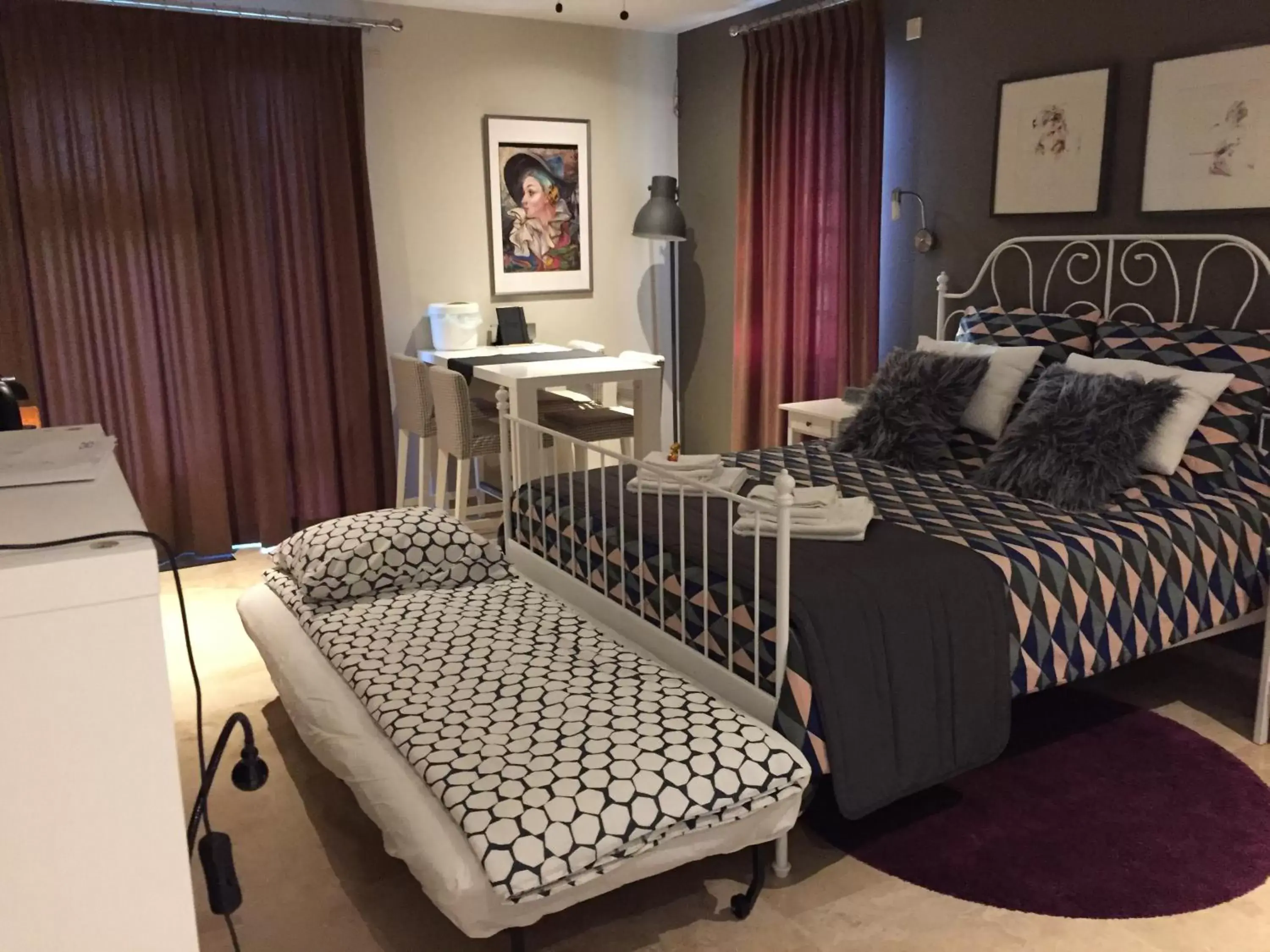 Bed in B&B Maison Saint Tropez Eindhoven