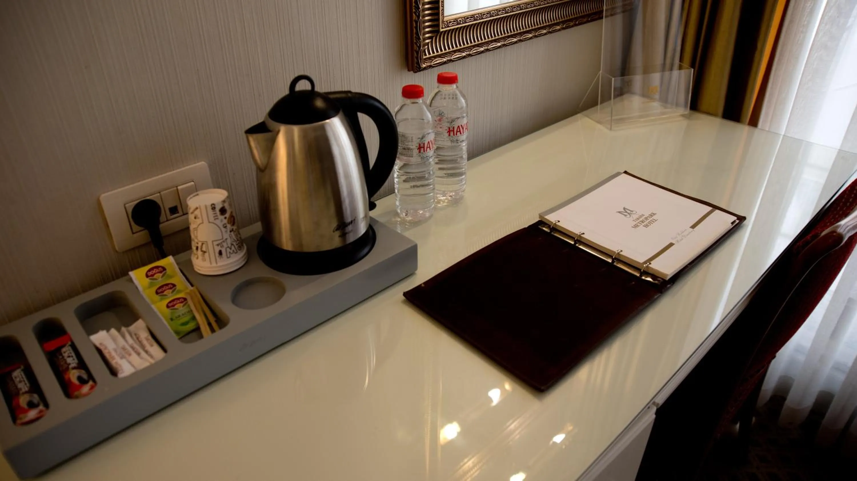 Coffee/tea facilities in Taksim Metropark Hotel