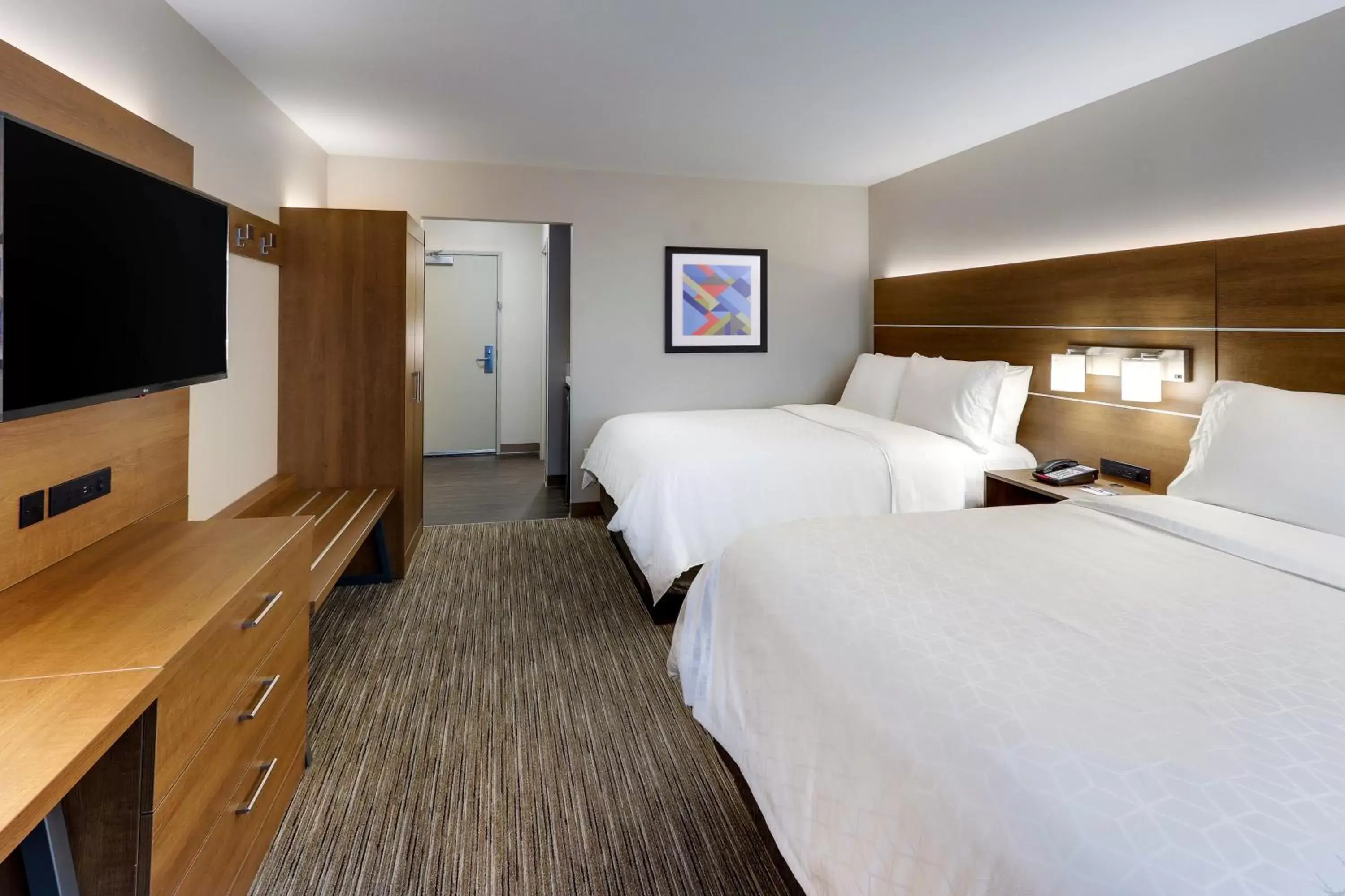 Photo of the whole room, Bed in Holiday Inn Express & Suites - Middletown - Goshen, an IHG Hotel