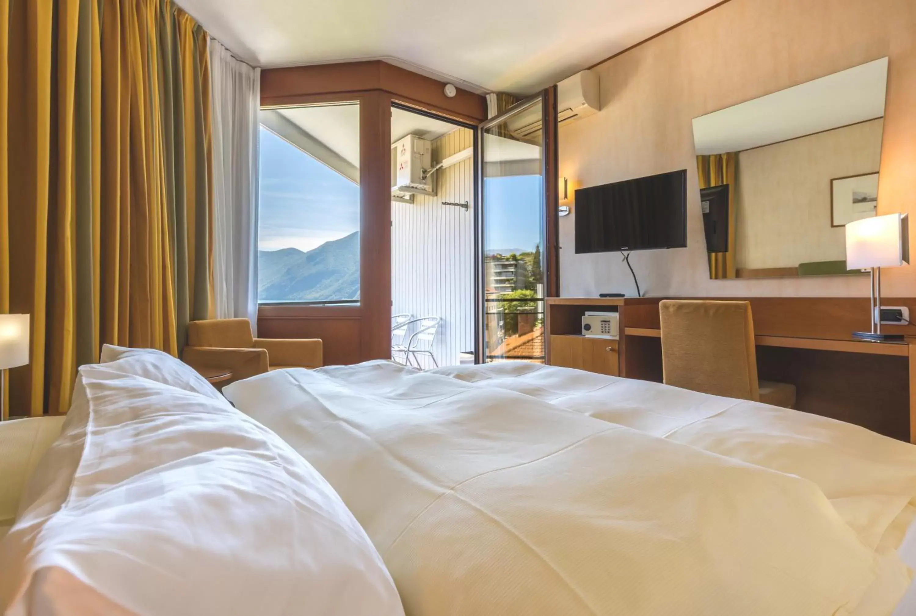 Smart Queen Room in Hotel Delfino Lugano
