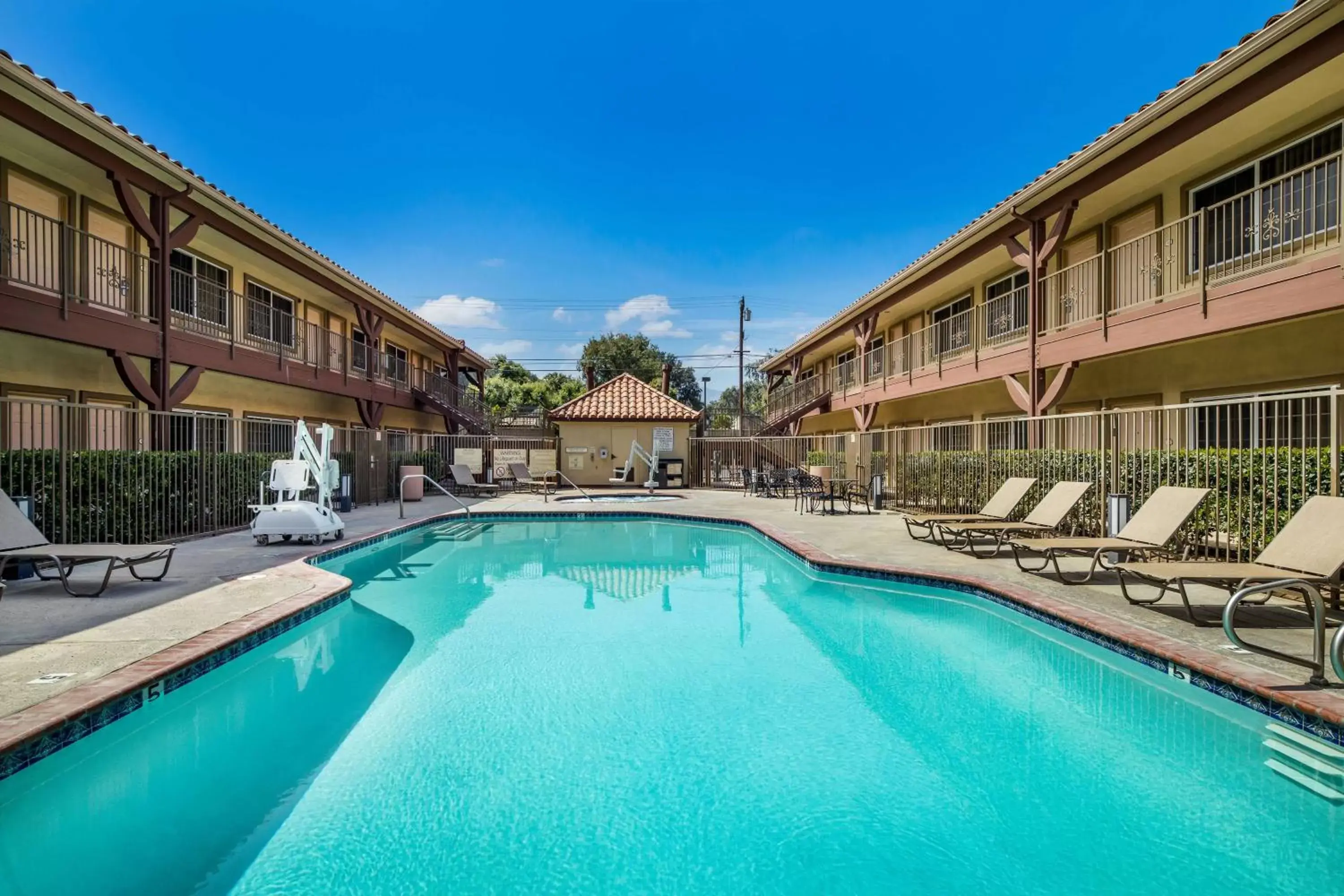 Pool view, Swimming Pool in Best Western Corona Hotel & Suites