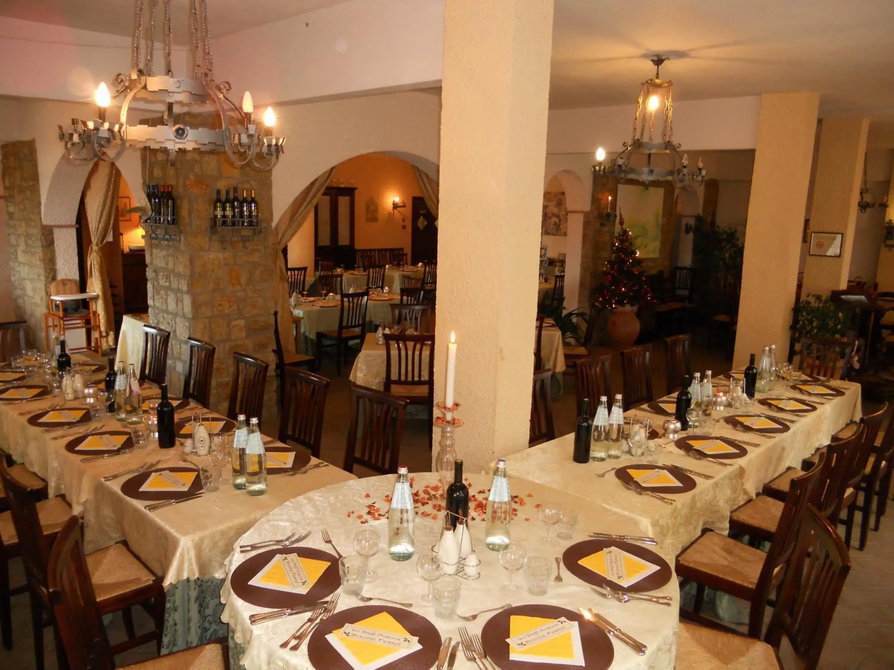 Restaurant/Places to Eat in Hotel Cavalieri