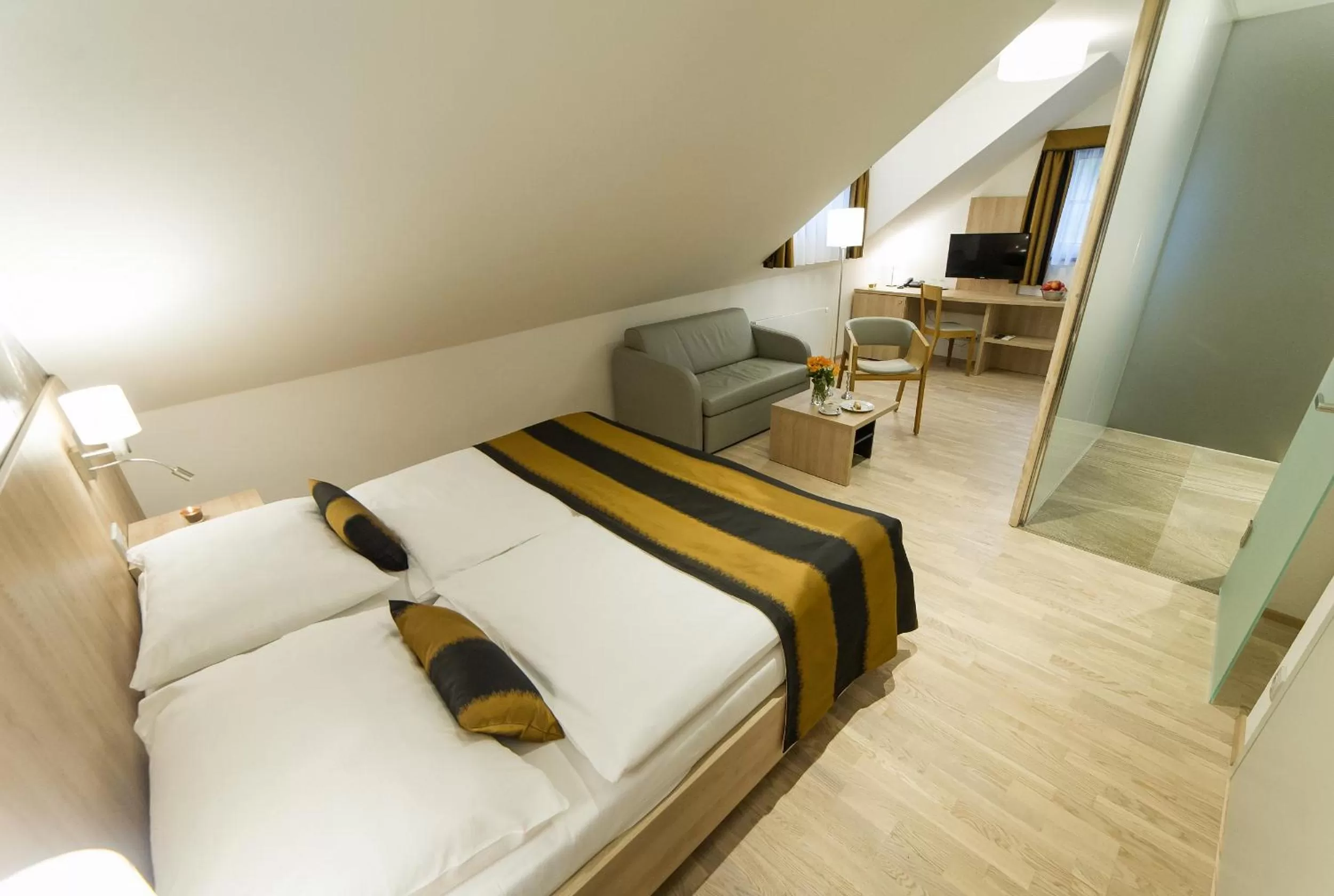 Bed in Garni hotel Castle Bridge