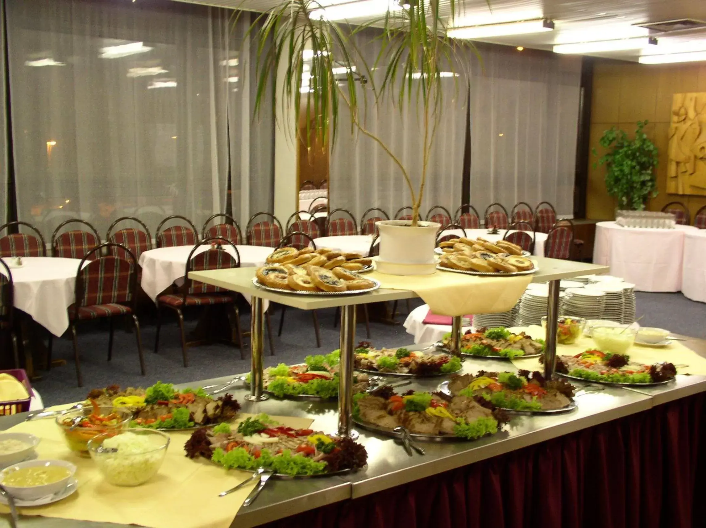 Food and drinks in Hotel Krystal