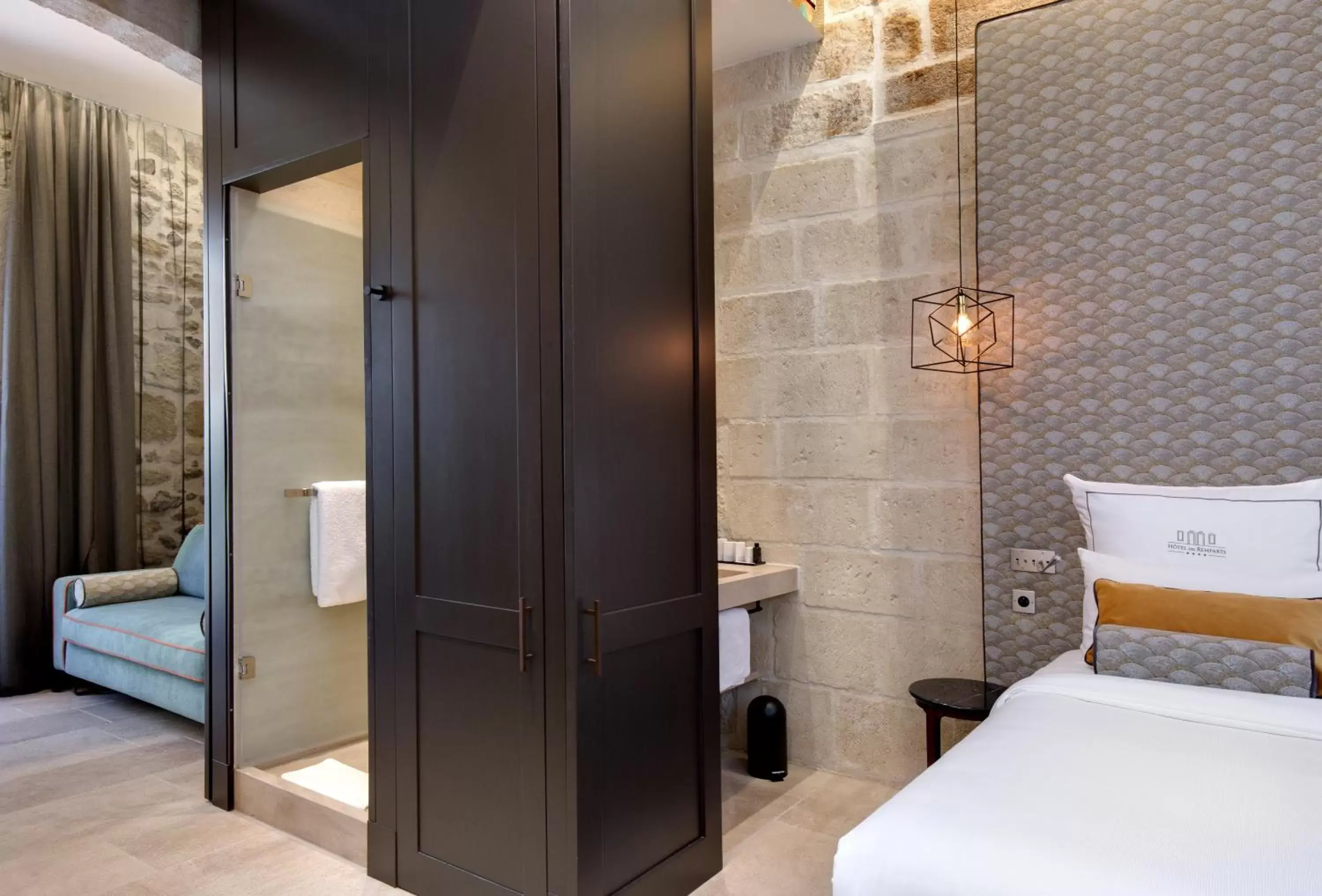 Shower, Bathroom in Boutique Hôtel des Remparts & Spa