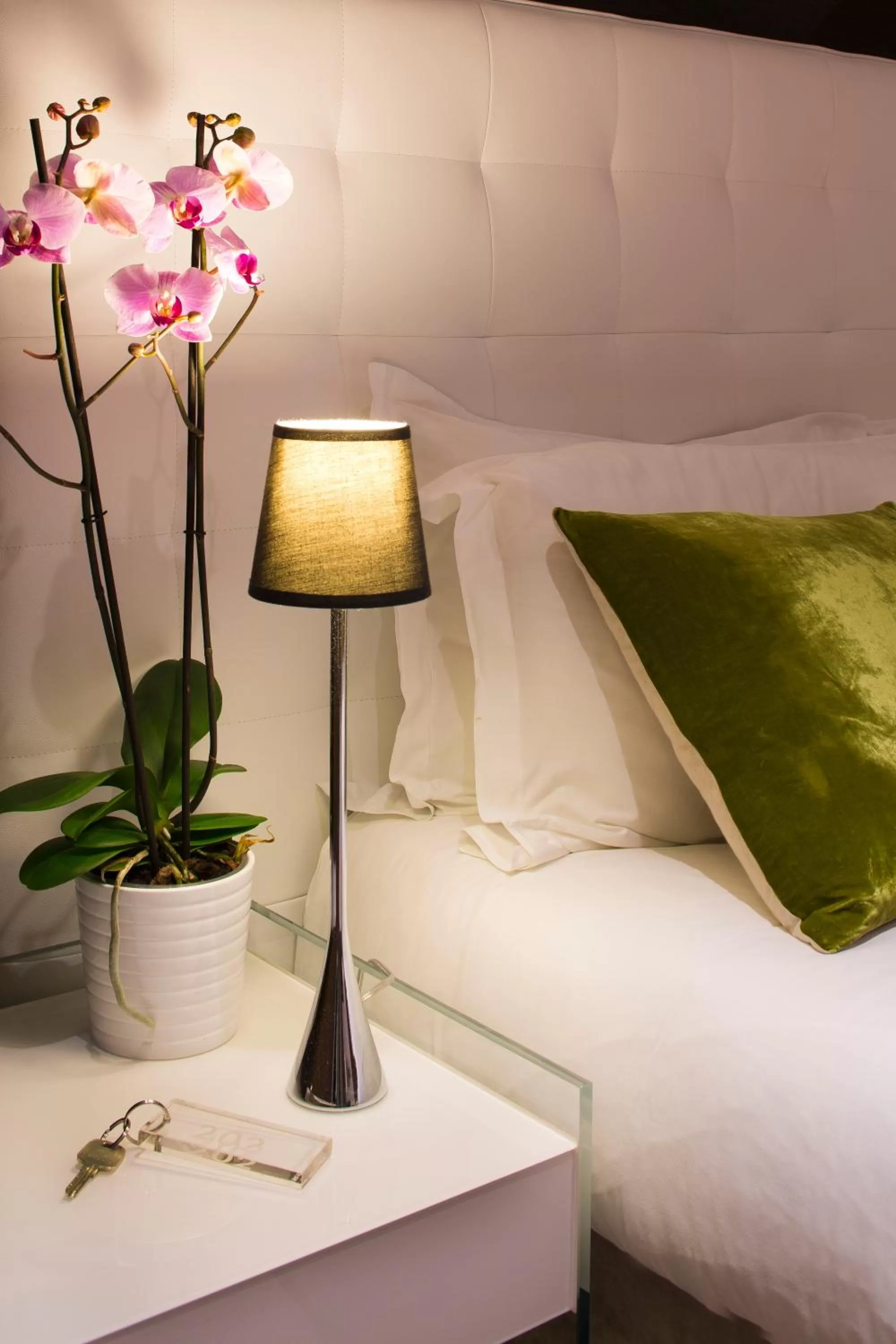 Bed in Hotel des Arceaux