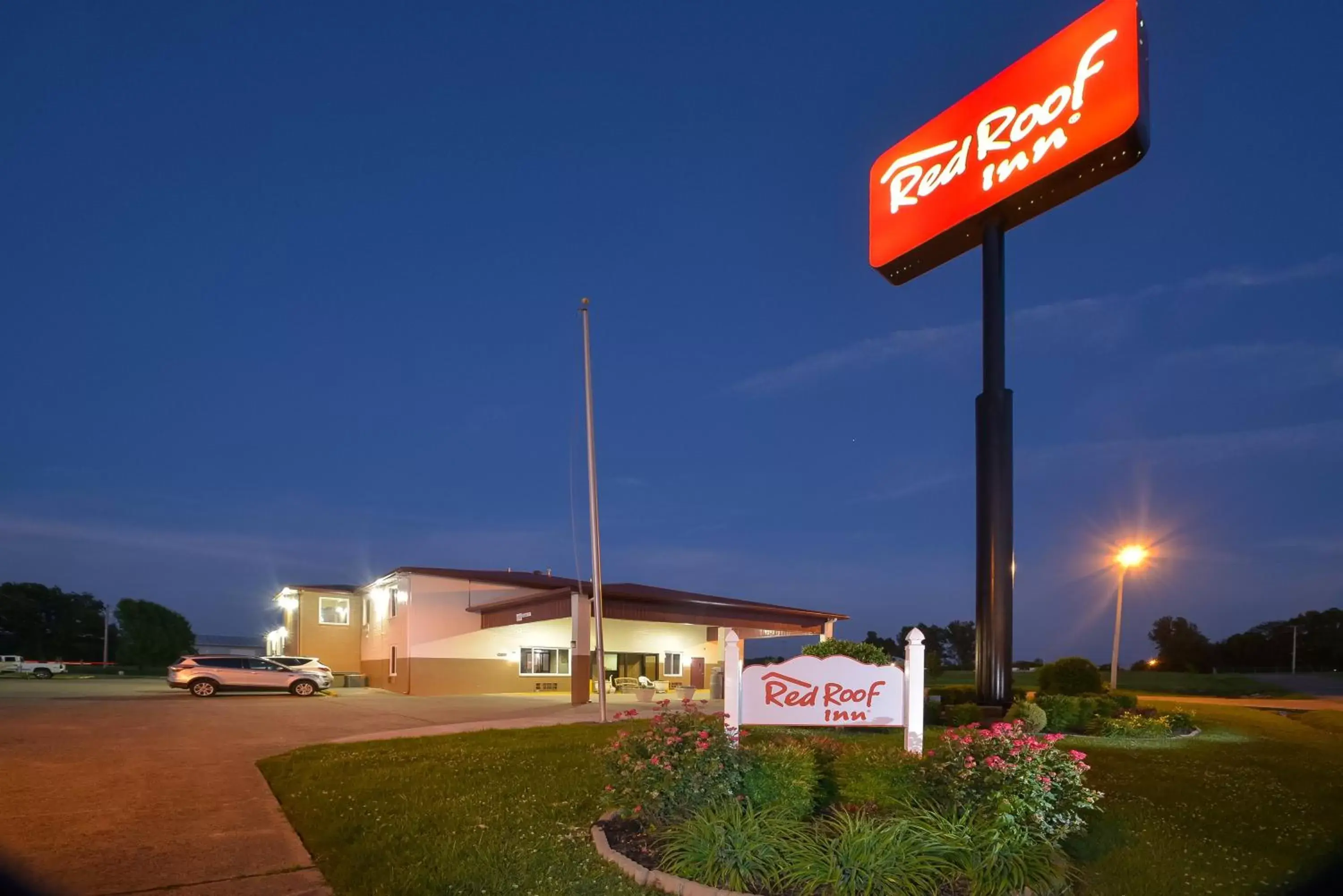 Property Building in Red Roof Inn Paducah