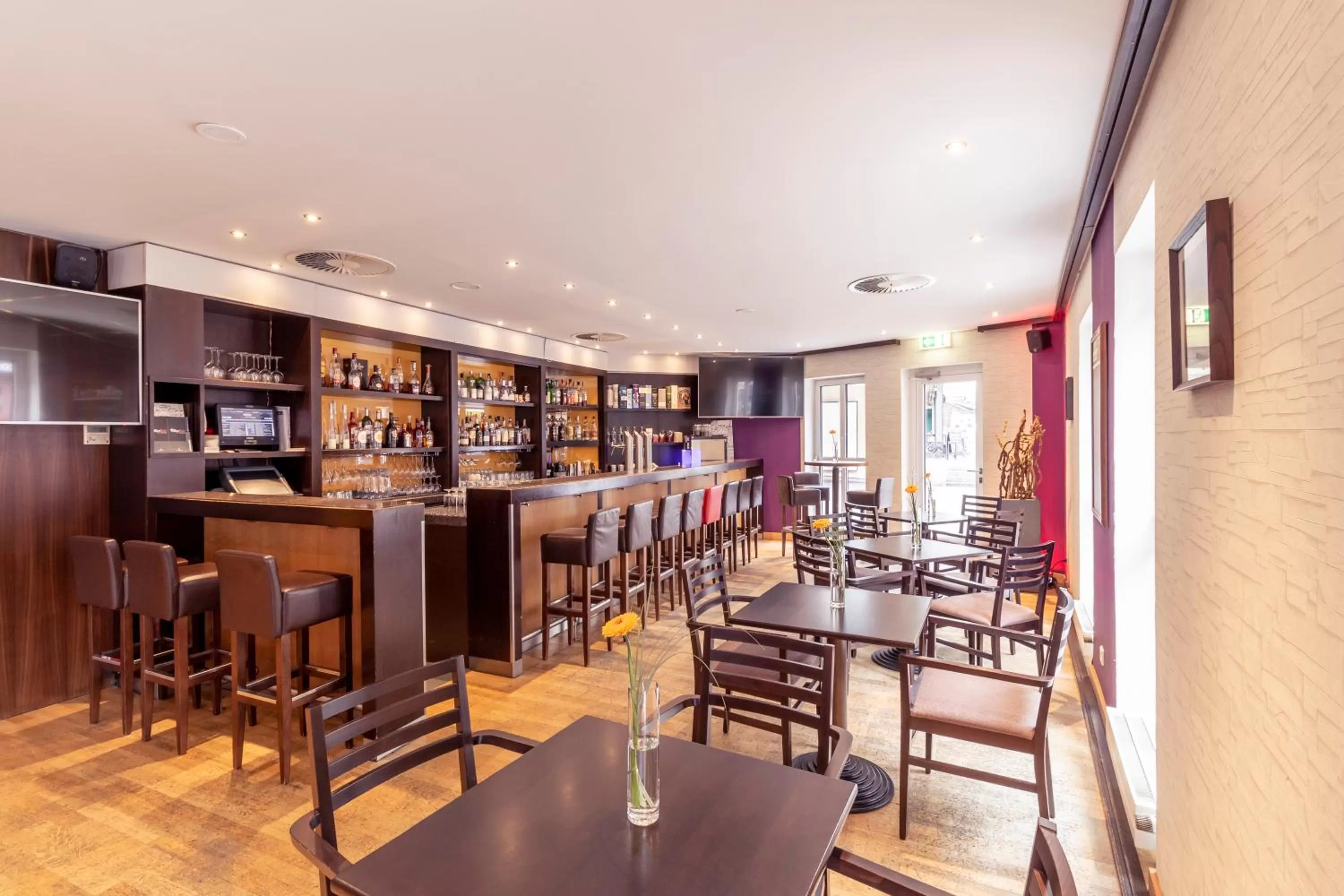 Lounge or bar in Mercure Hotel Köln City Friesenstraße