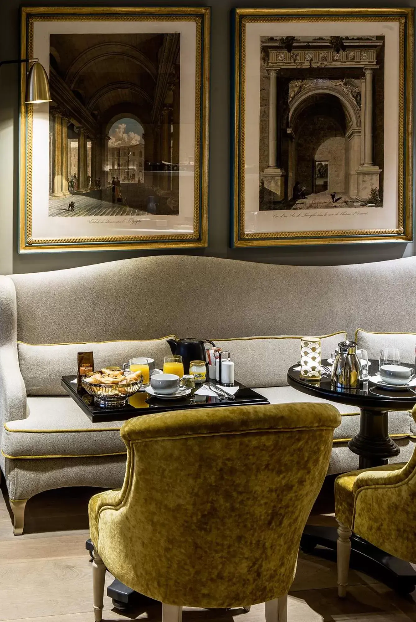 Lounge or bar in Charles V Lounge or bar in Charles V
