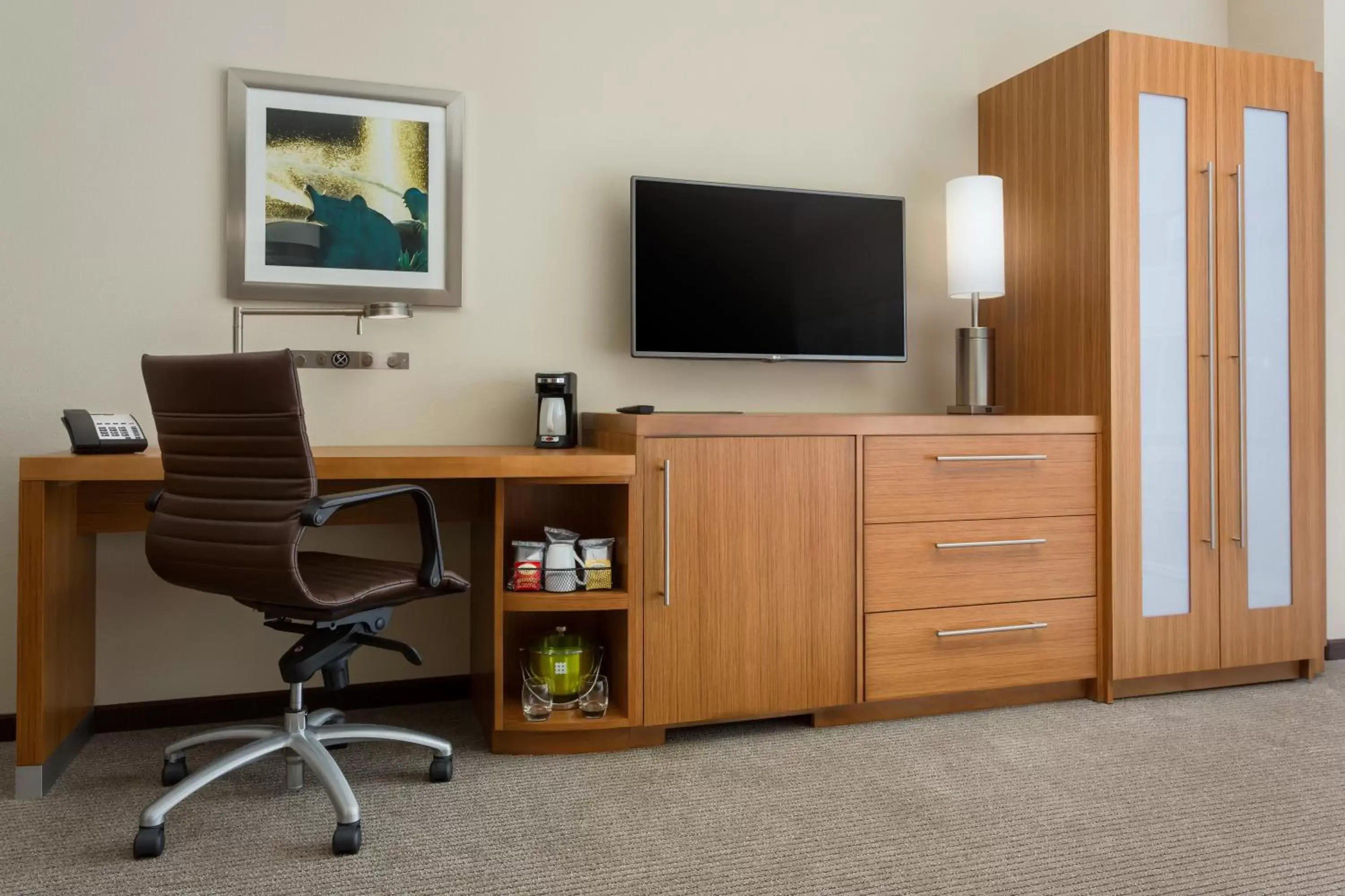 TV and multimedia, TV/Entertainment Center in Hyatt Place Chicago/Downtown - The Loop