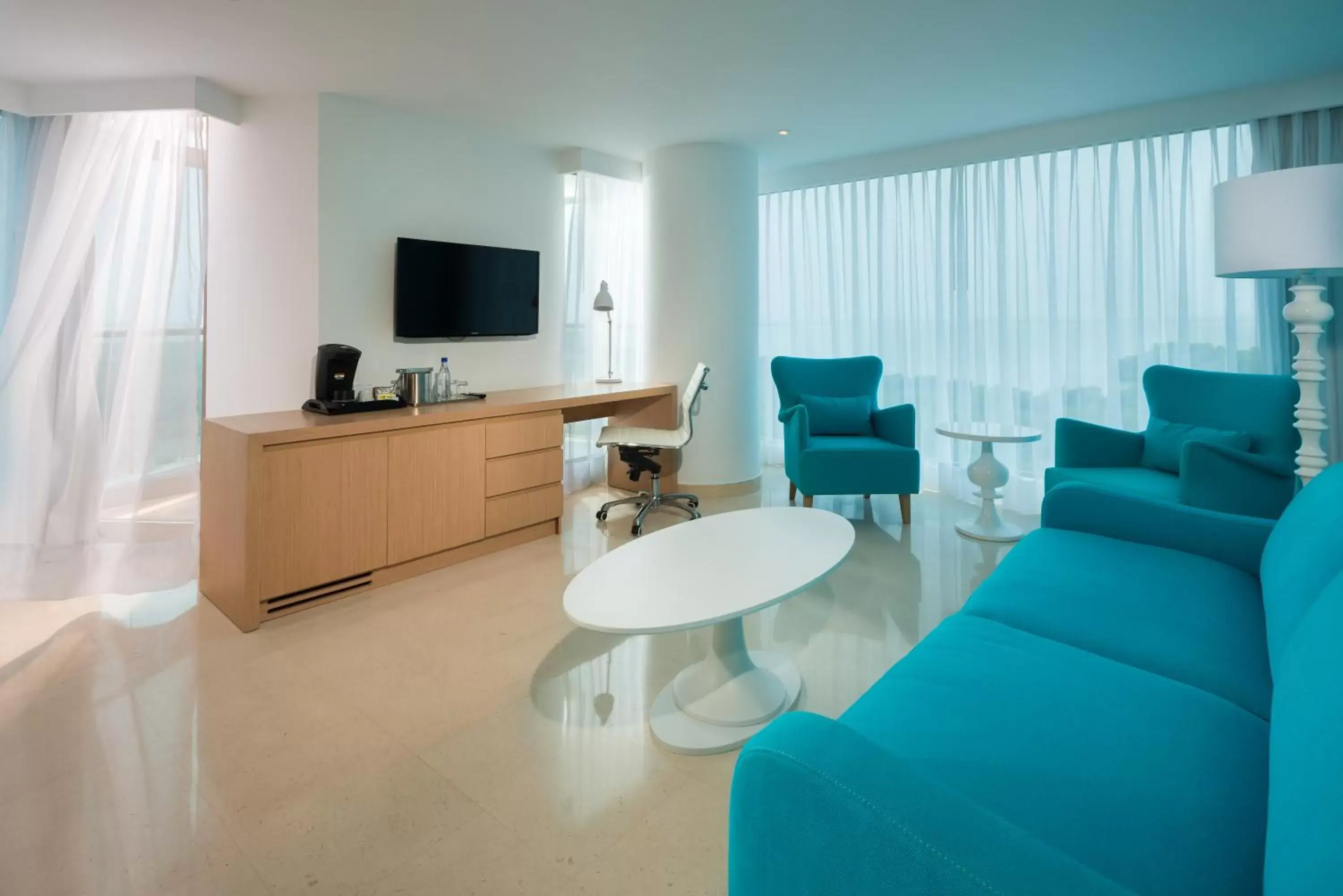 TV and multimedia, Seating Area in Radisson Cartagena Ocean Pavillion Hotel