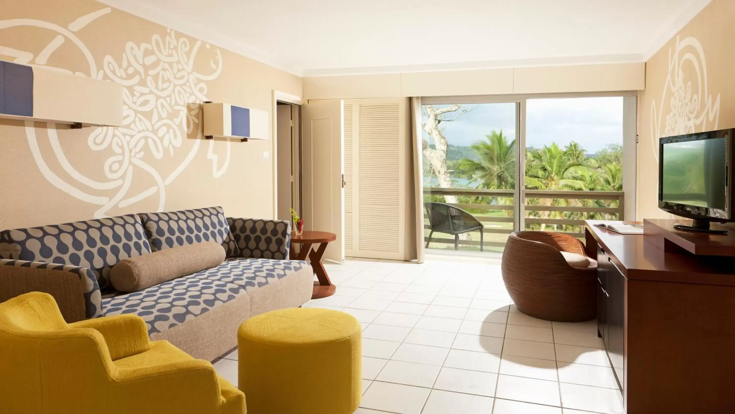 Photo of the whole room, Seating Area in Holiday Inn Resort Vanuatu, an IHG Hotel