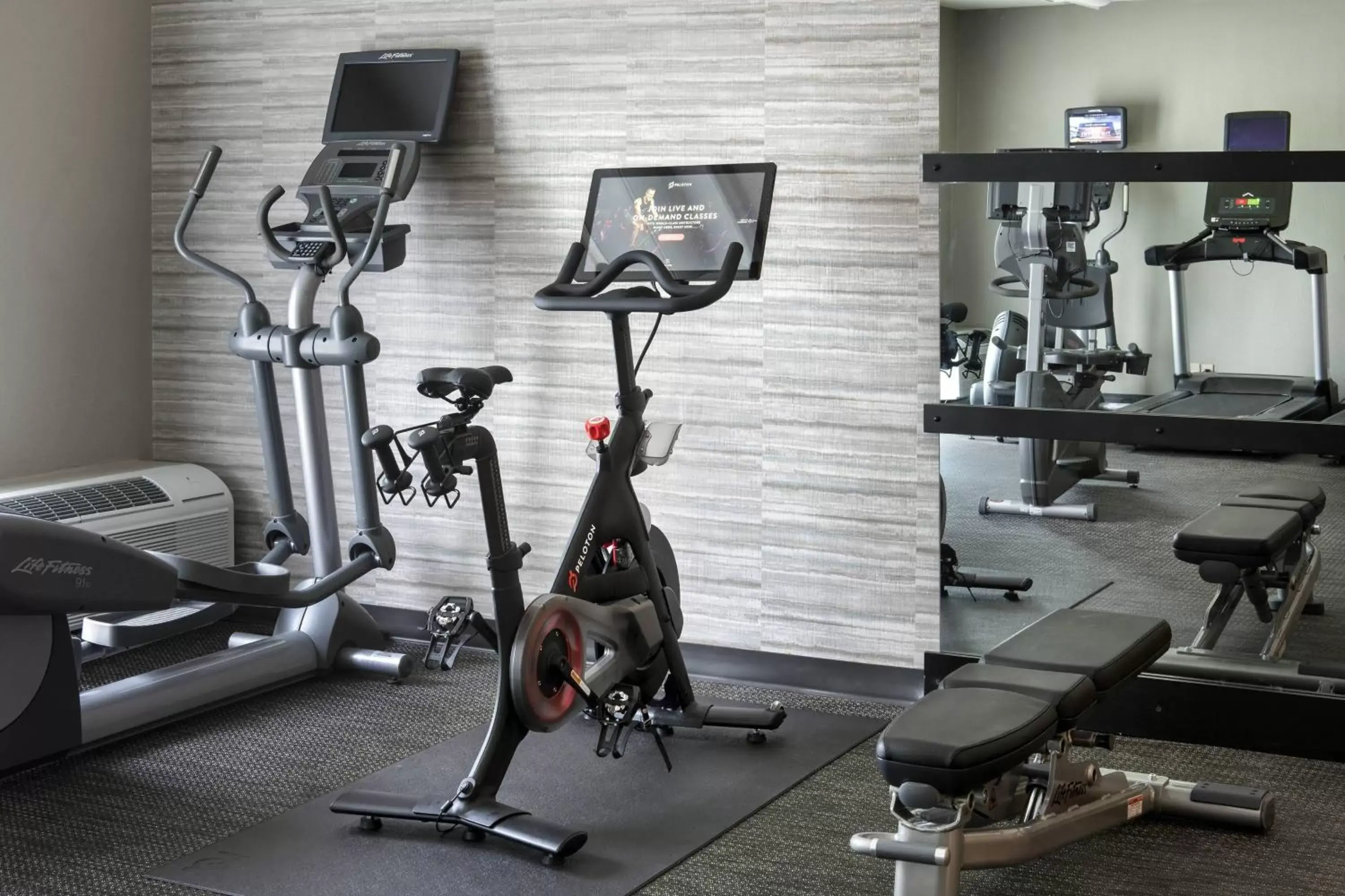 Fitness centre/facilities, Fitness Center/Facilities in Courtyard by Marriott Poughkeepsie