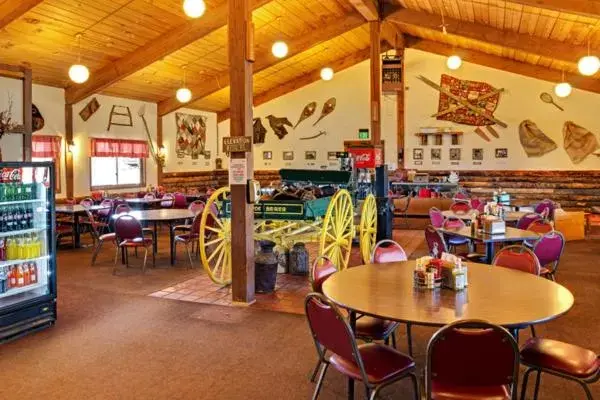Restaurant/Places to Eat in YMCA of the Rockies - Snow Mountain Ranch