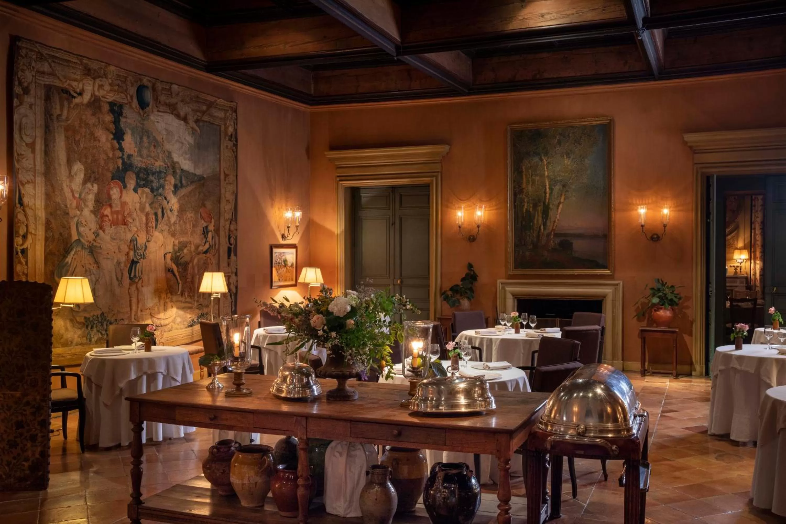 Restaurant/places to eat in La Mirande