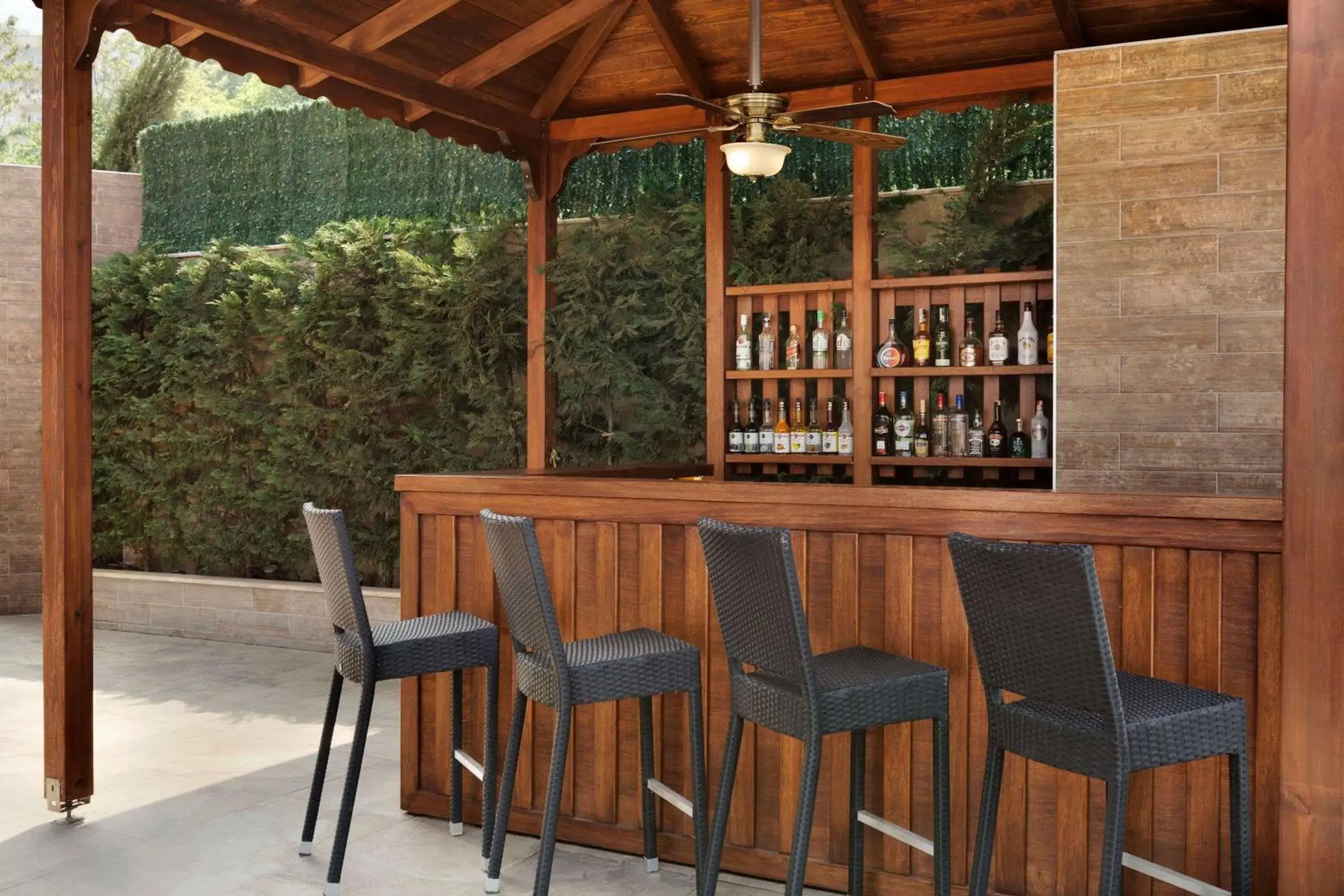 Lounge or bar, Lounge/Bar in Ramada By Wyndham Bursa Cekirge Thermal & Spa