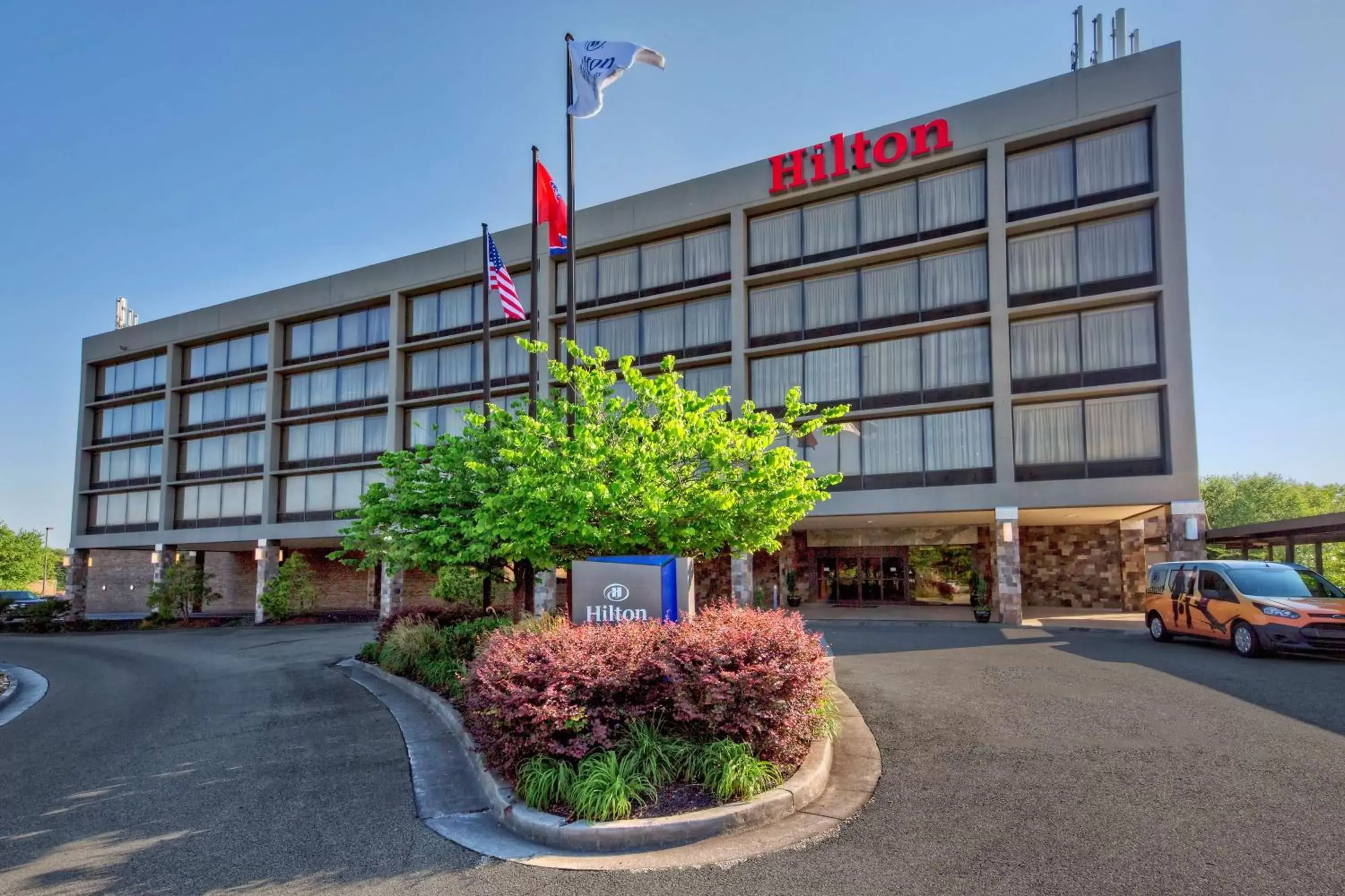 Property Building in Hilton Knoxville Airport