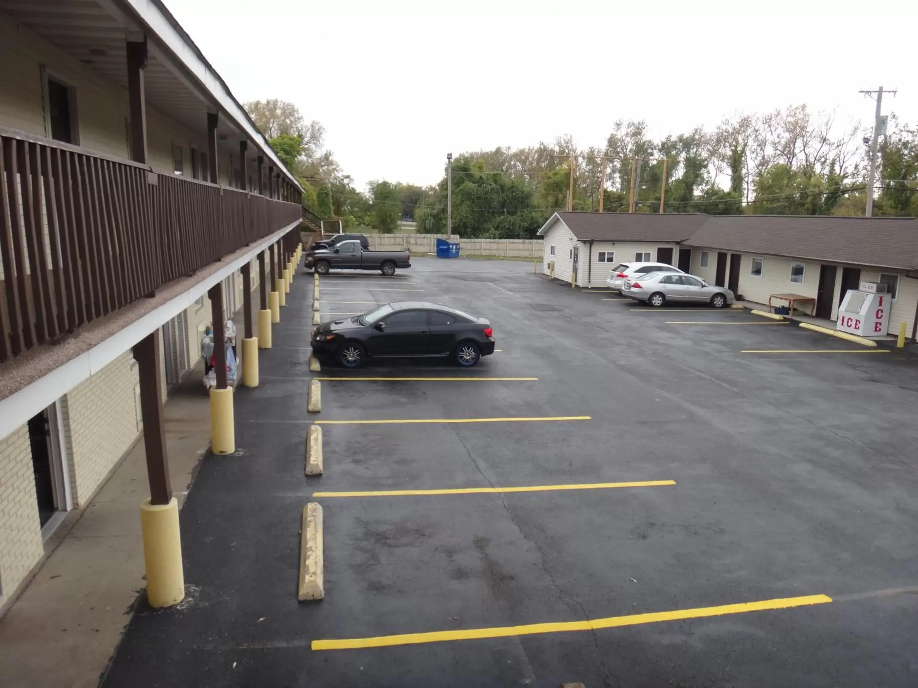 Property building in Indian Mound Motel Property building in Indian Mound Motel
