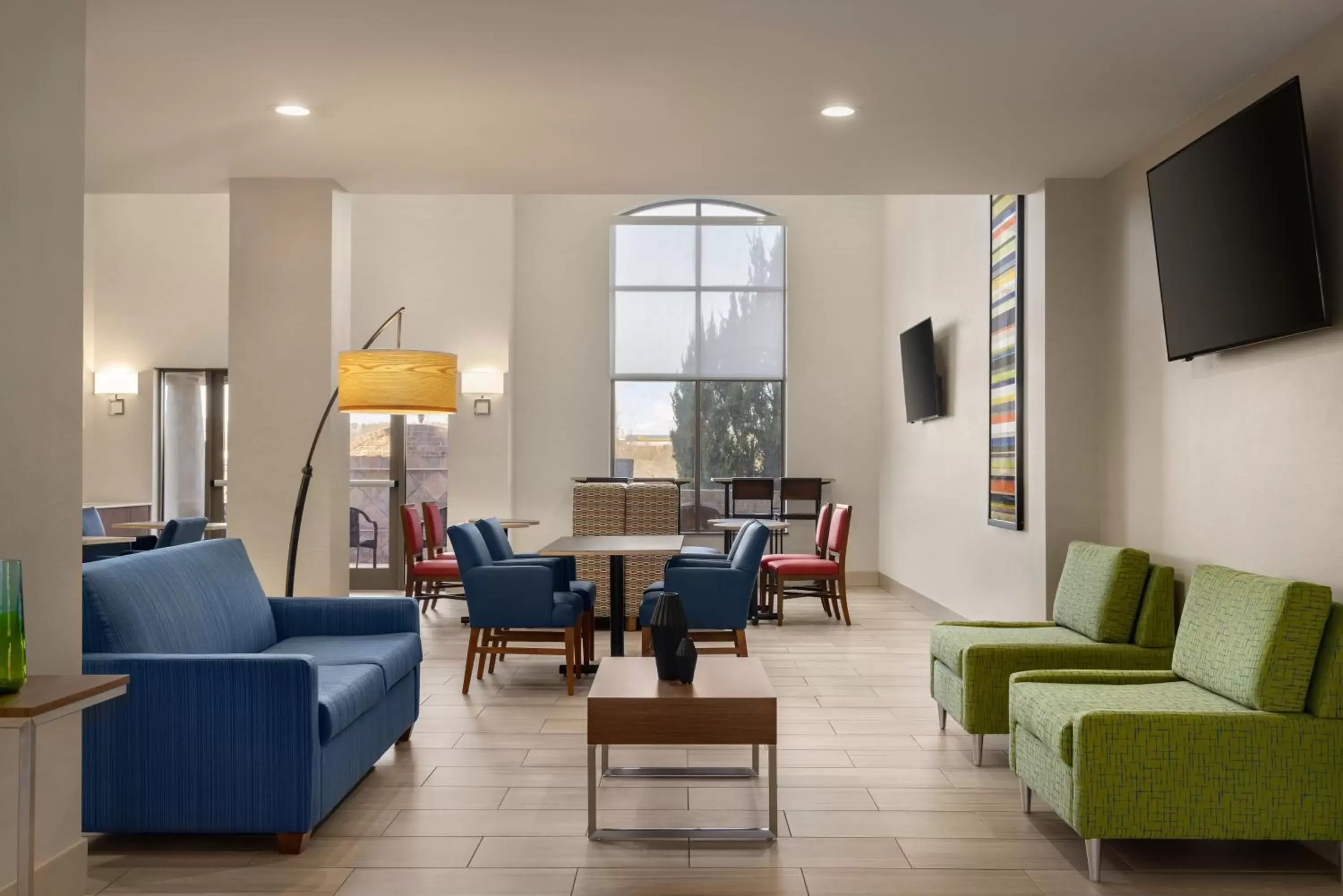 TV and multimedia, Seating Area in Holiday Inn Express Hotel & Suites Opelika Auburn, an IHG Hotel