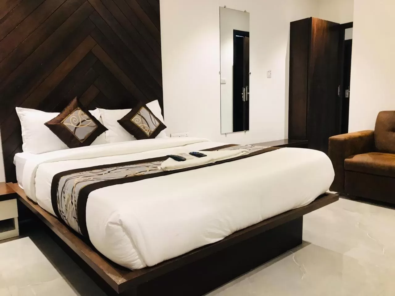 Bed in Hotel Flora Suites - Fort