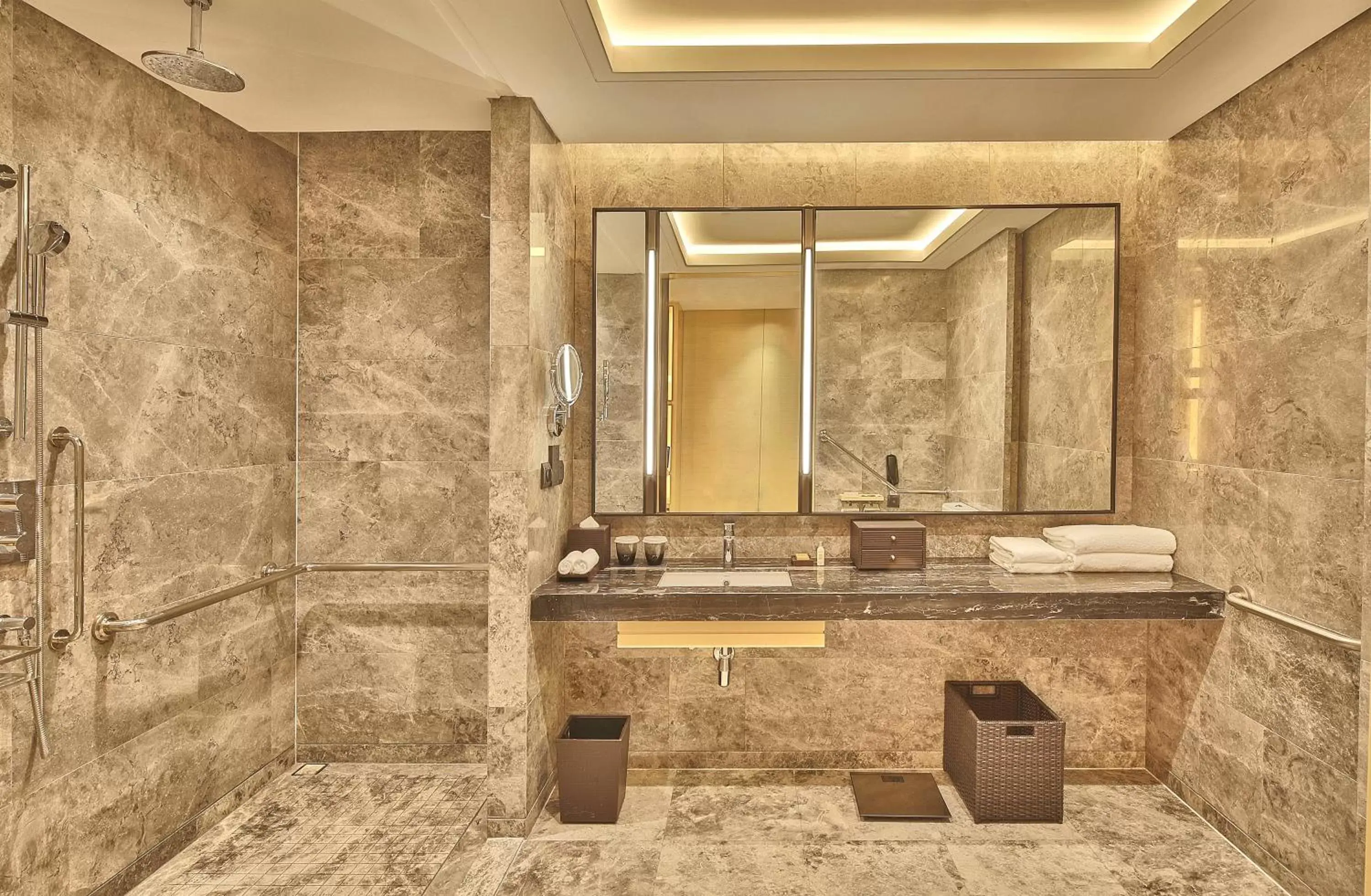 Shower, Bathroom in Hilton Suzhou