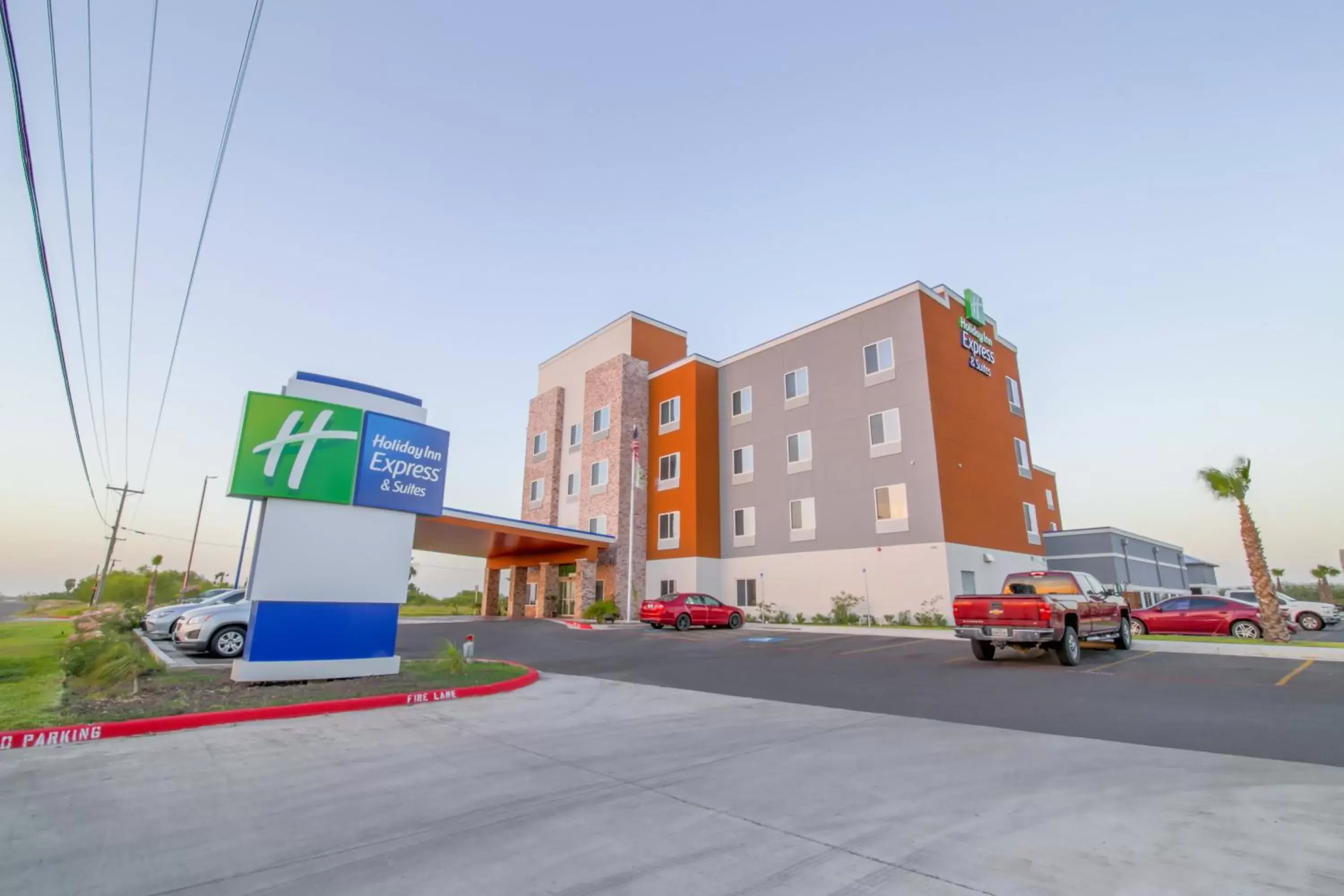 Property Building in Holiday Inn Express & Suites Raymondville, an IHG Hotel