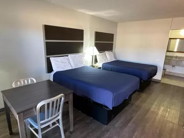 Bed in Homelodge Newnan