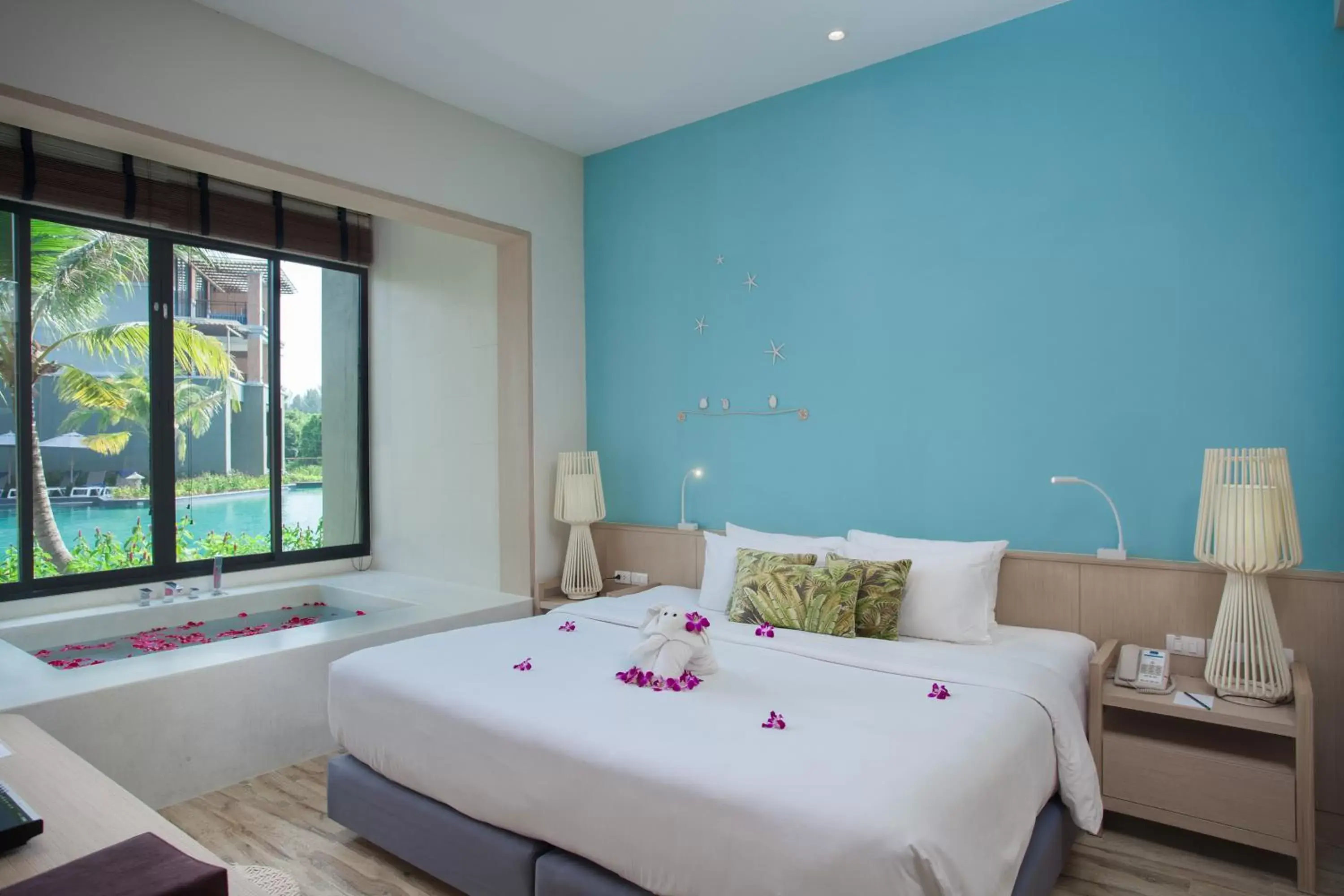 Deluxe Suite with Pool Access with Jacuzzi in Mai Khaolak Beach Resort & Spa - TUIBLUE Mai Khaolak