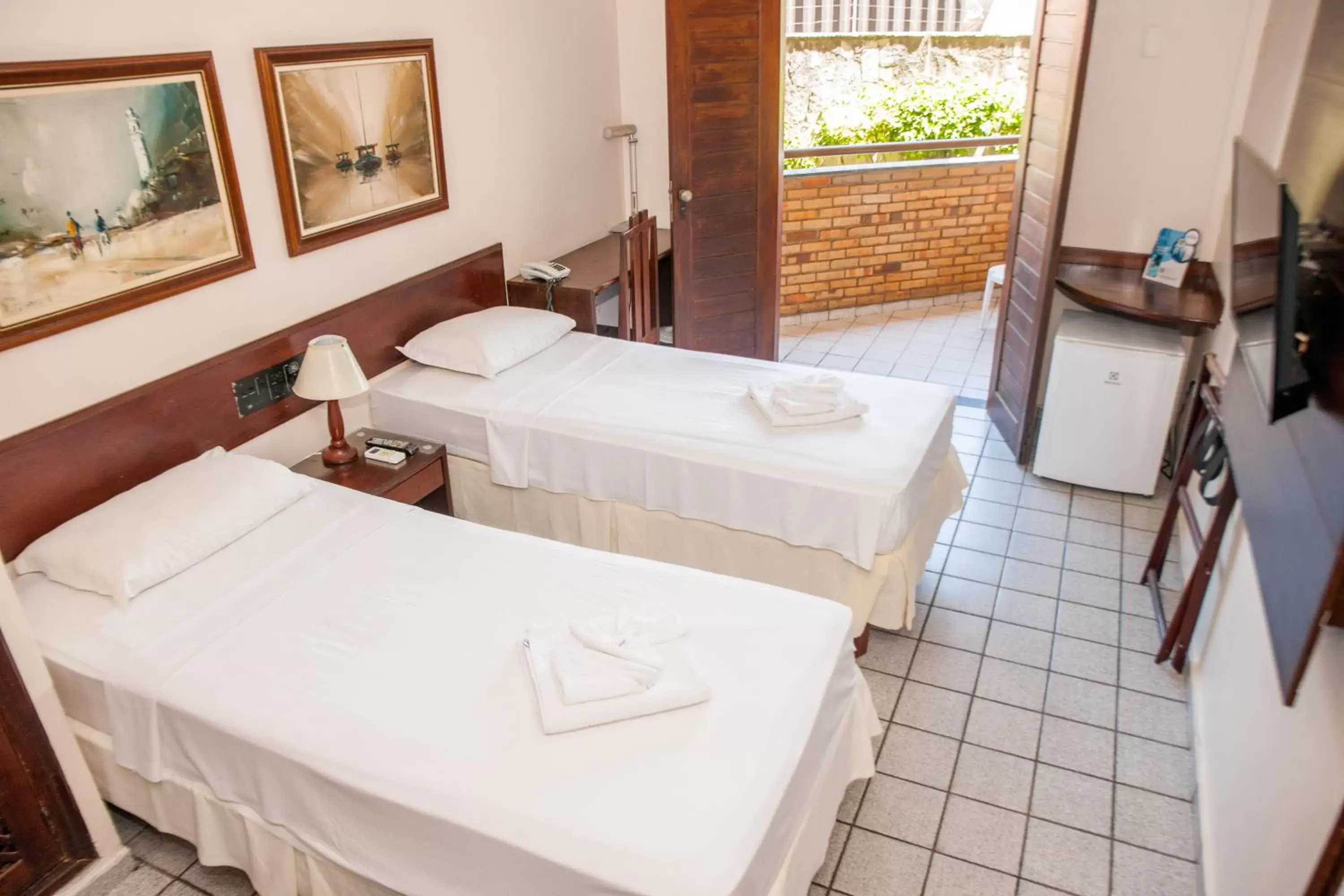 Balcony/Terrace, Bed in Pizzato Praia Hotel