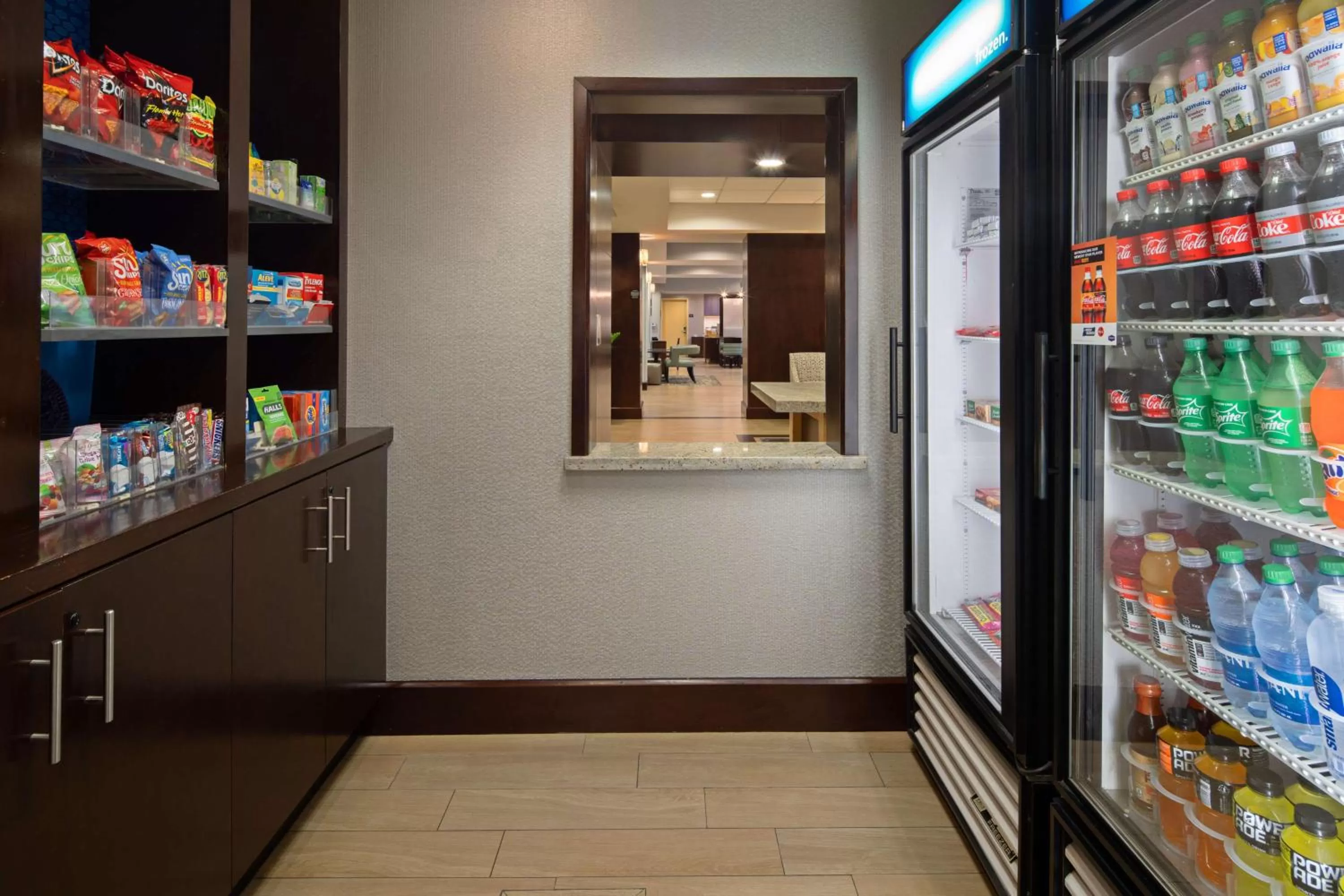 Restaurant/places to eat in Hampton Inn Visalia