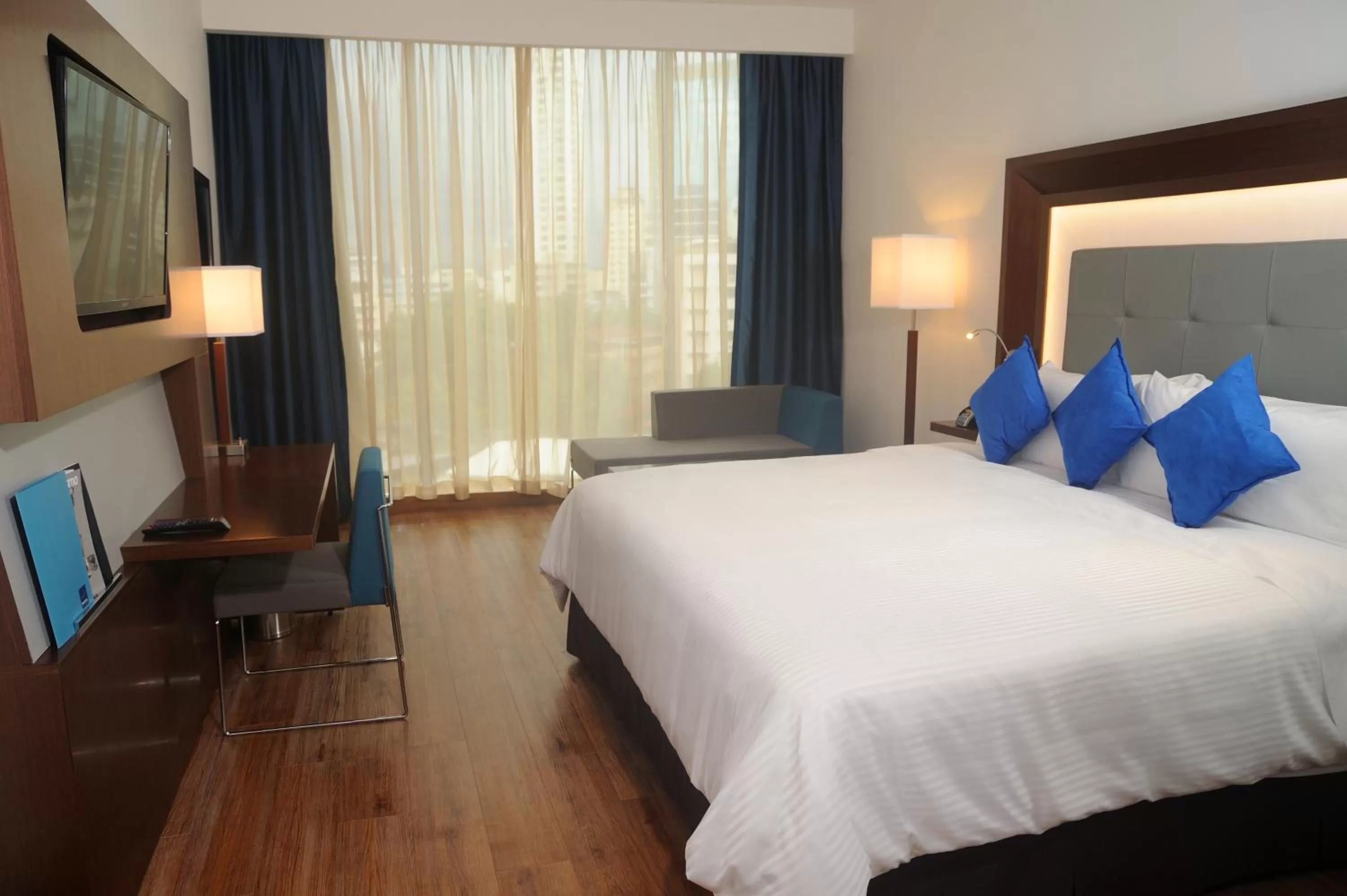 Bed in Novotel Panama City