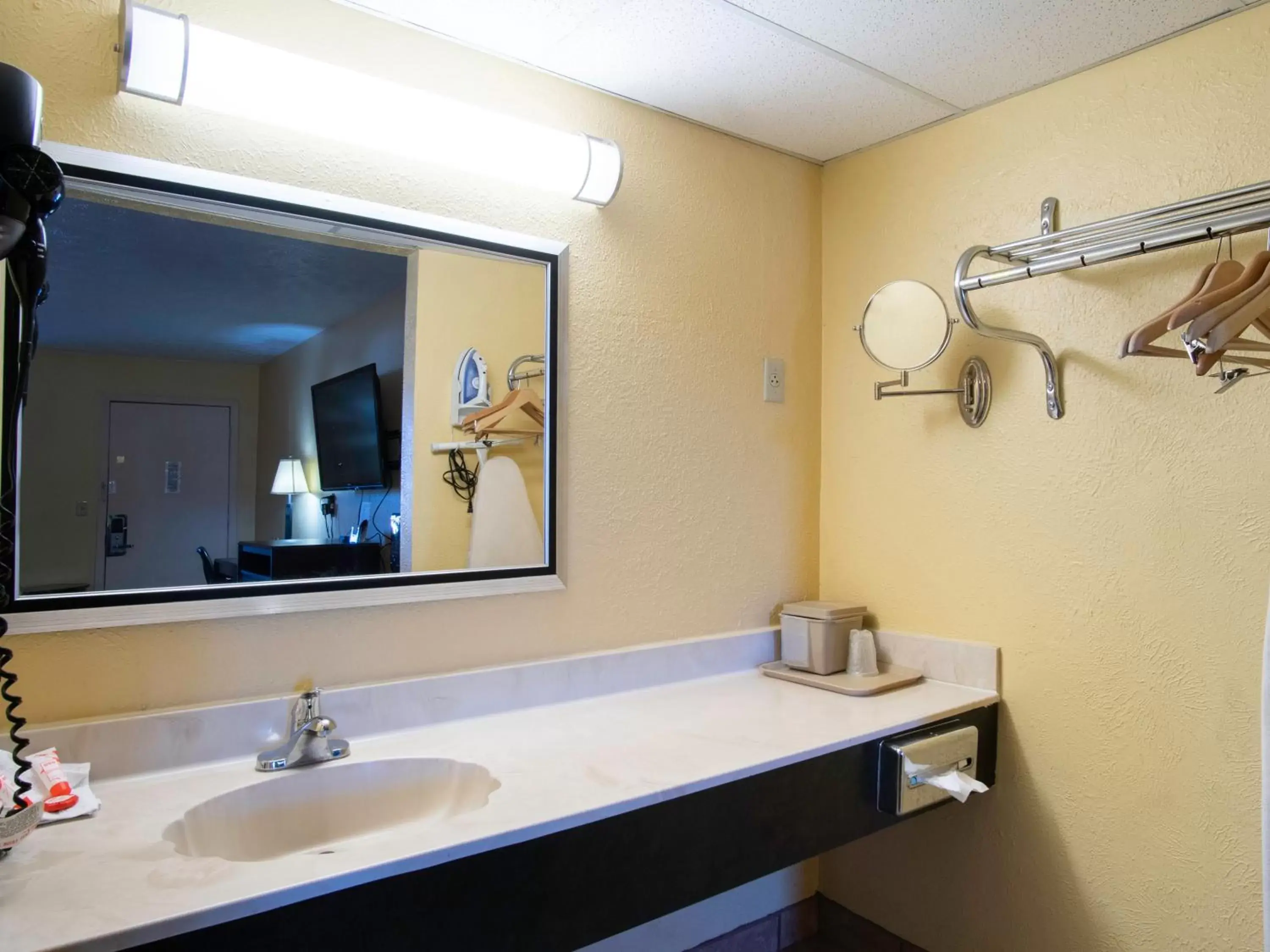 Area and facilities, Bathroom in Nendels Inn & Suites Dodge City Airport