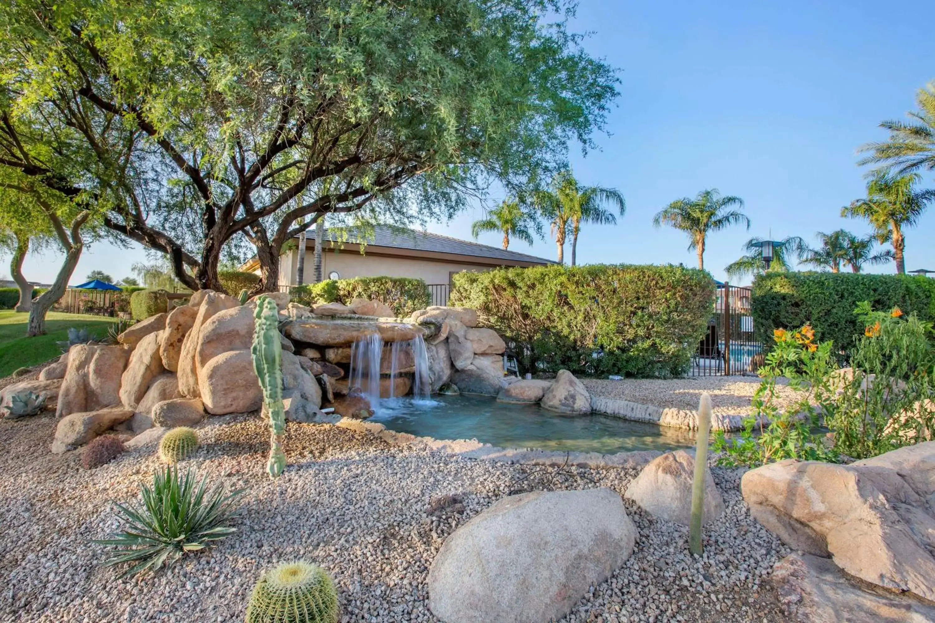 Inner courtyard view in Hilton Vacation Club Scottsdale Links Resort