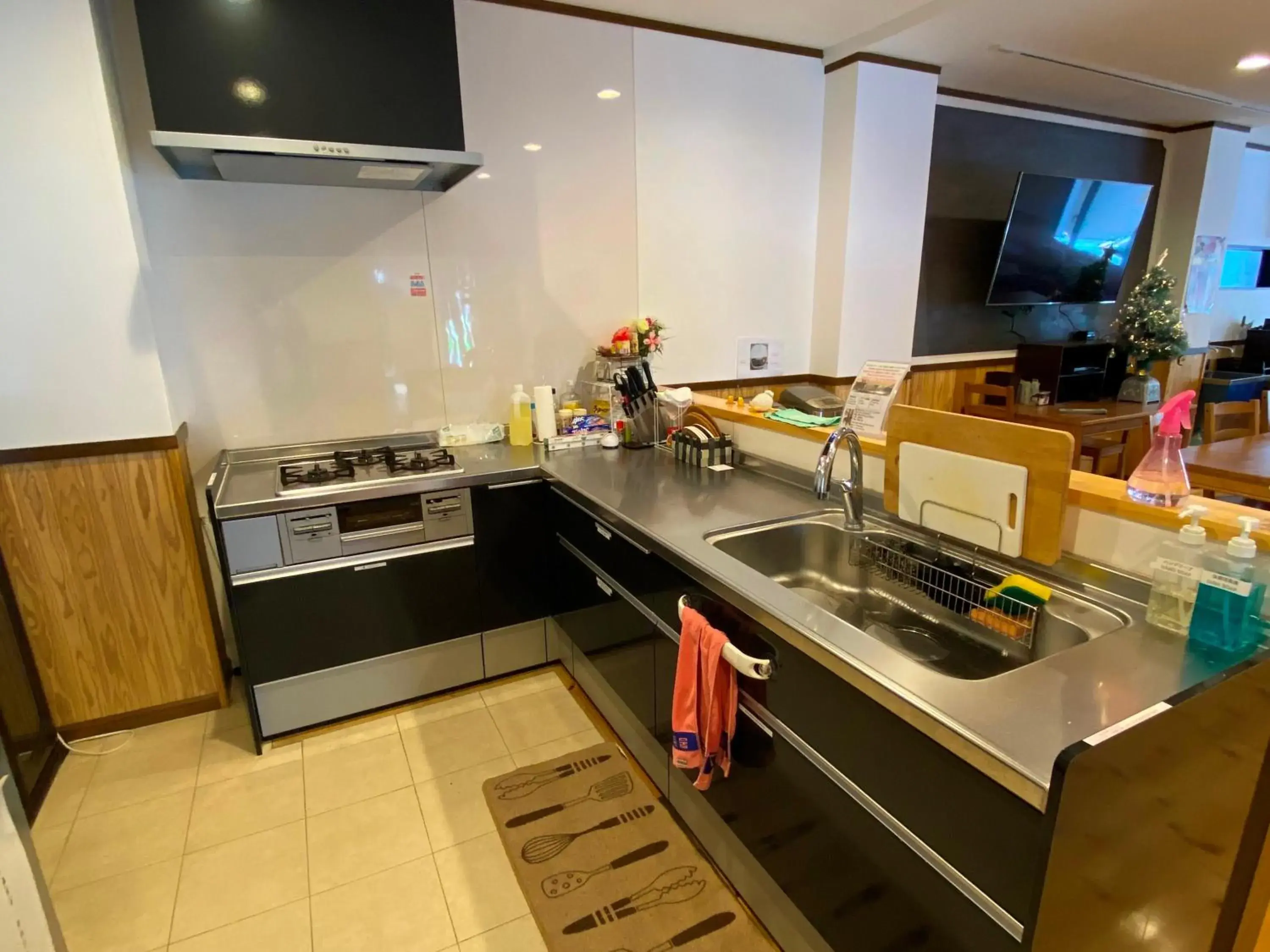 Communal kitchen, Kitchen/Kitchenette in Guest House Danran
